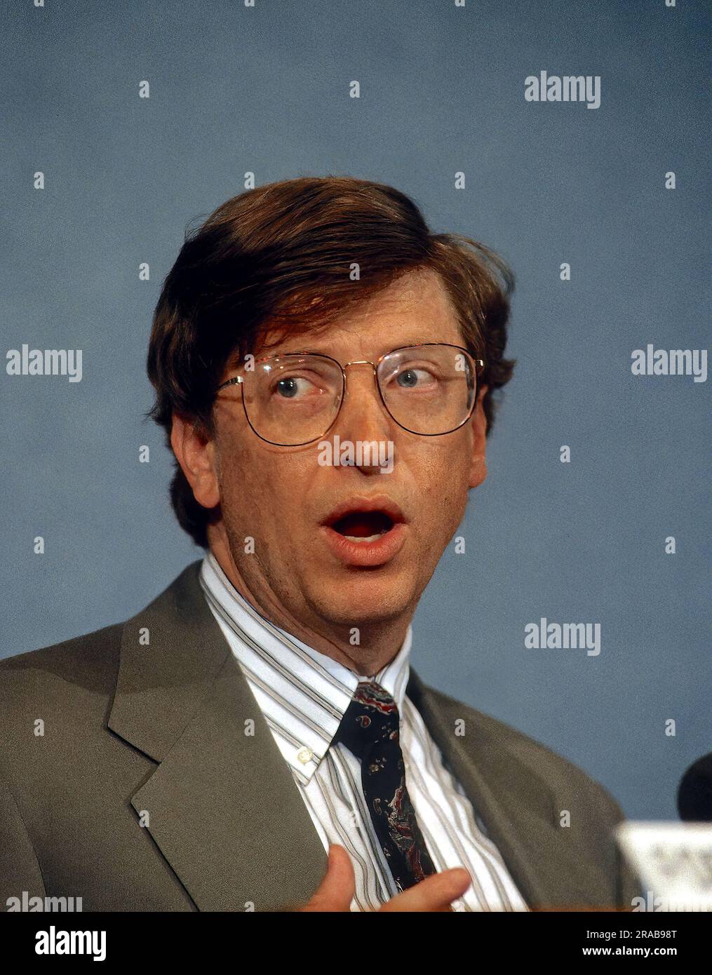 WASHINGTON DC NOVEMBER 28, 1995 Bill Gates at the National Press club