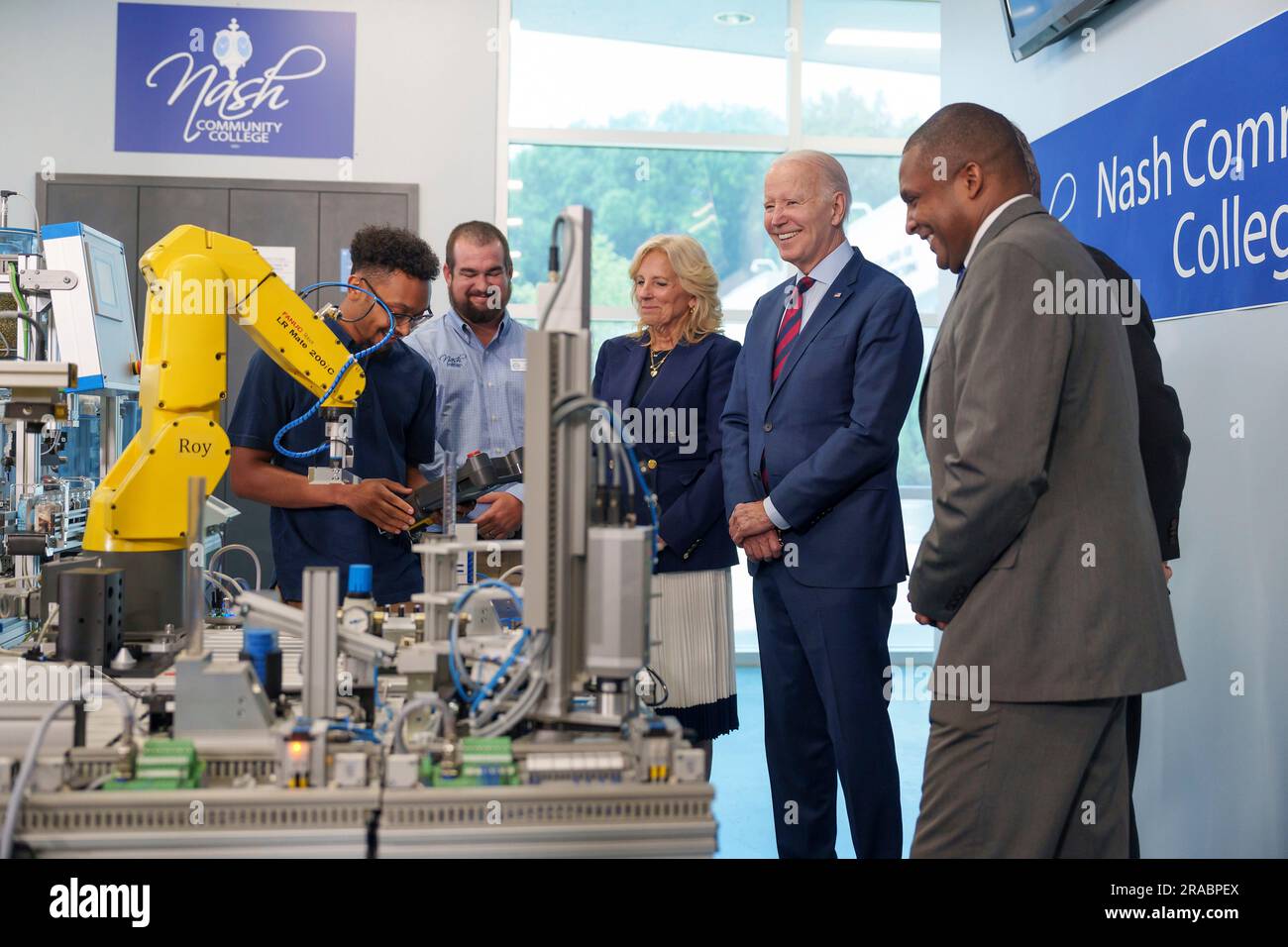 Rocky Mount, United States of America. 09 June, 2023. U.S President Joe Biden and First Lady Jill Biden watch students work with robotics at the Advanced Manufacturing Institute of Nash Community College, June 9, 2023, in Rocky Mount, North Carolina. Stock Photo