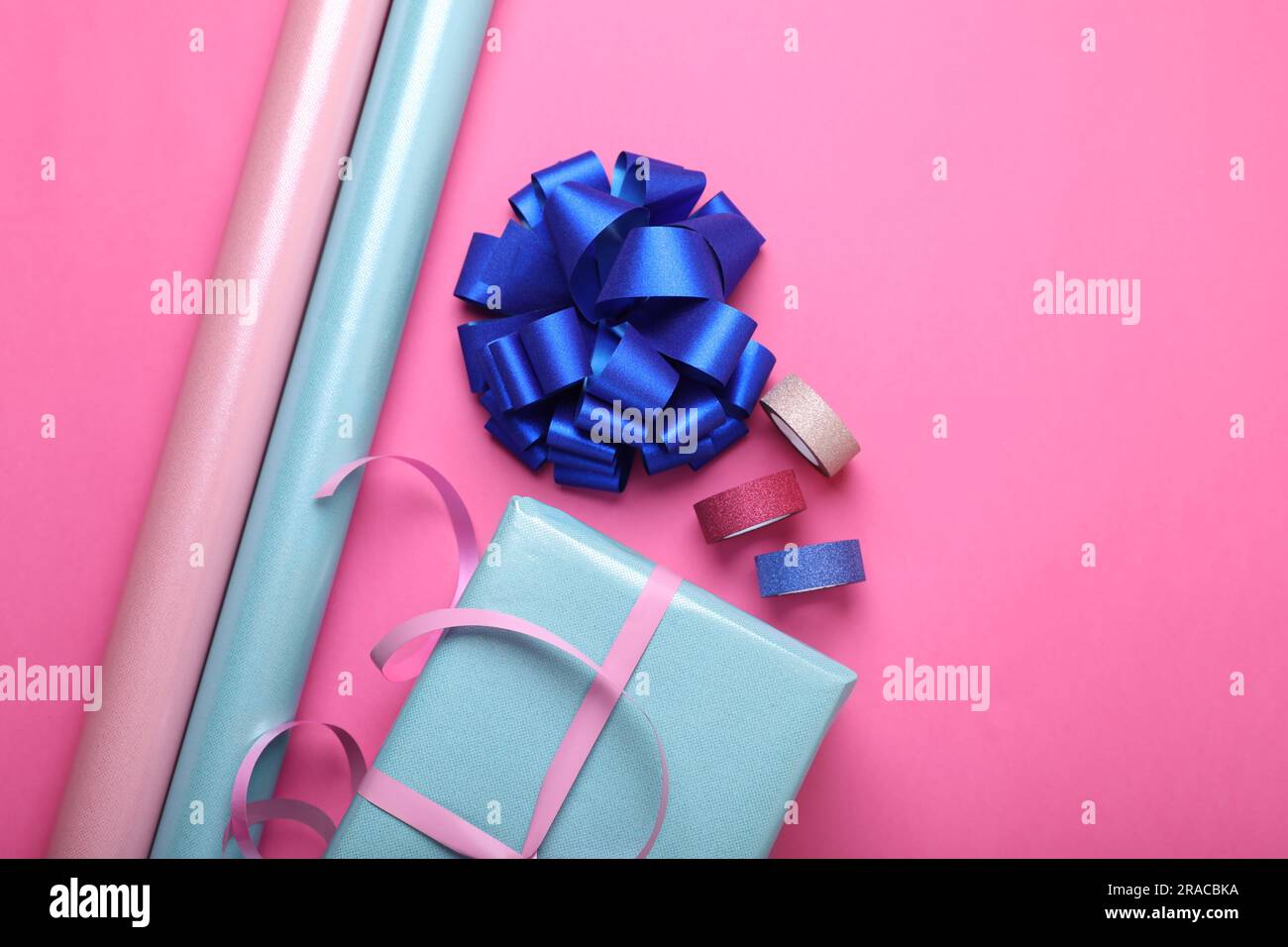 Pink ribbons hi-res stock photography and images - Alamy