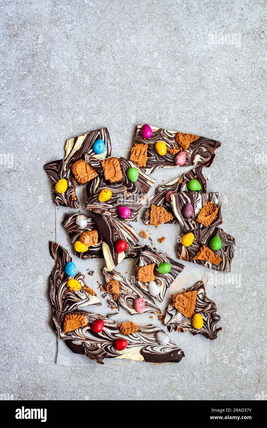 Easter Themed Chocolate Barj with White and Dark Chocolate, Mini Easter