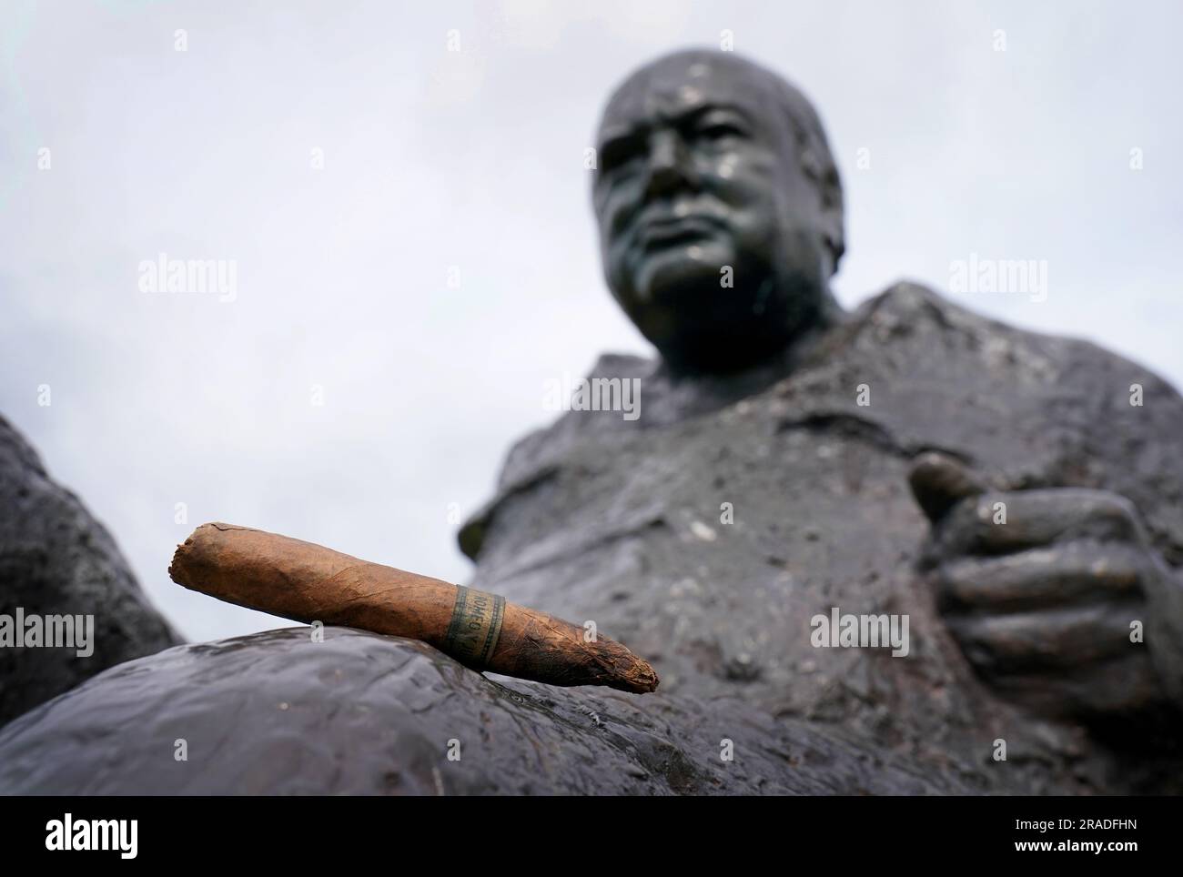 a-cigar-smoked-by-winston-churchill-which-is-expected-to-fetch-600
