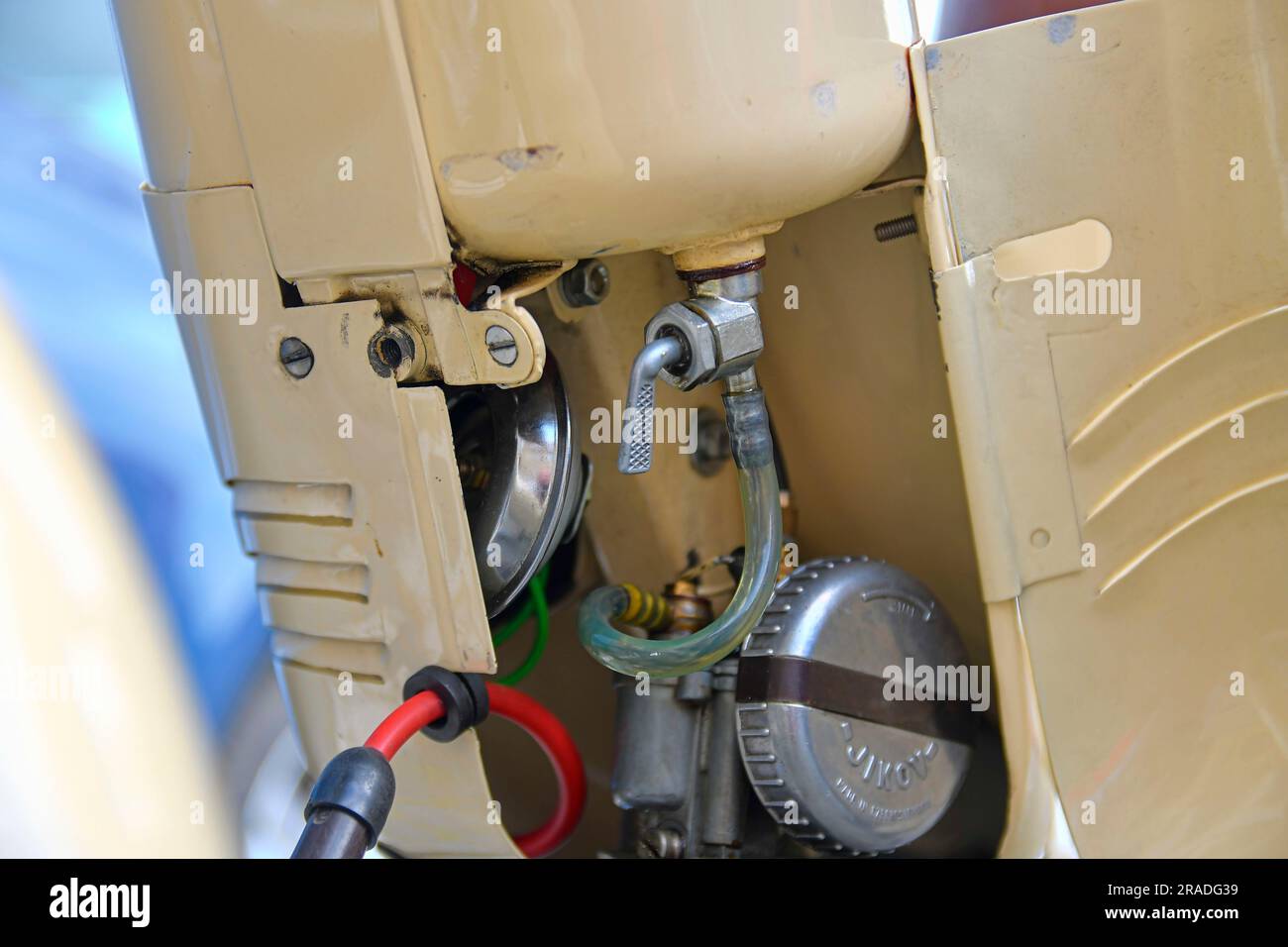 Air tank simple stroke hi-res stock photography and images - Alamy