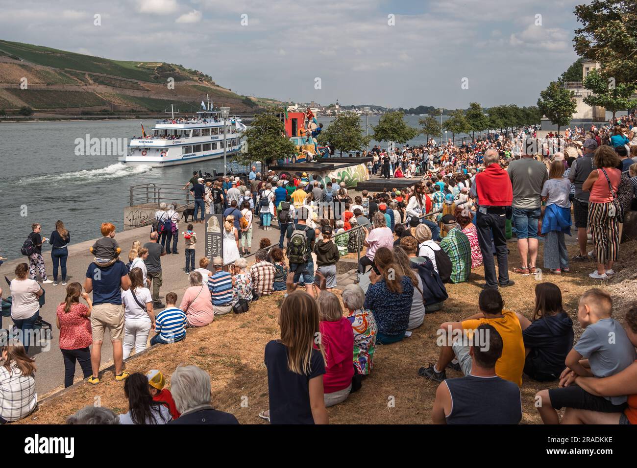 Tnt shows beach hires stock photography and images Alamy