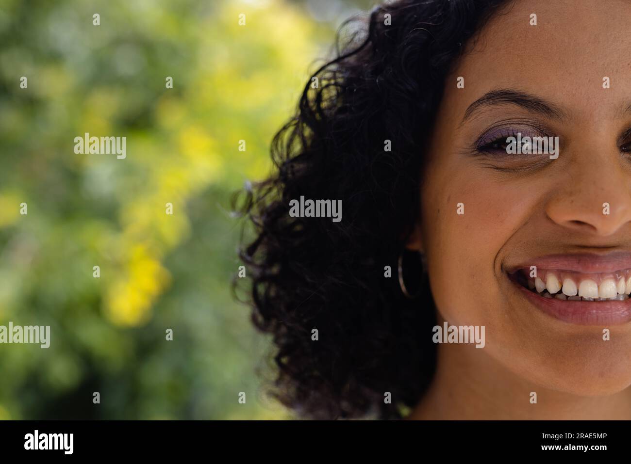 Dark curly hair hi-res stock photography and images - Alamy