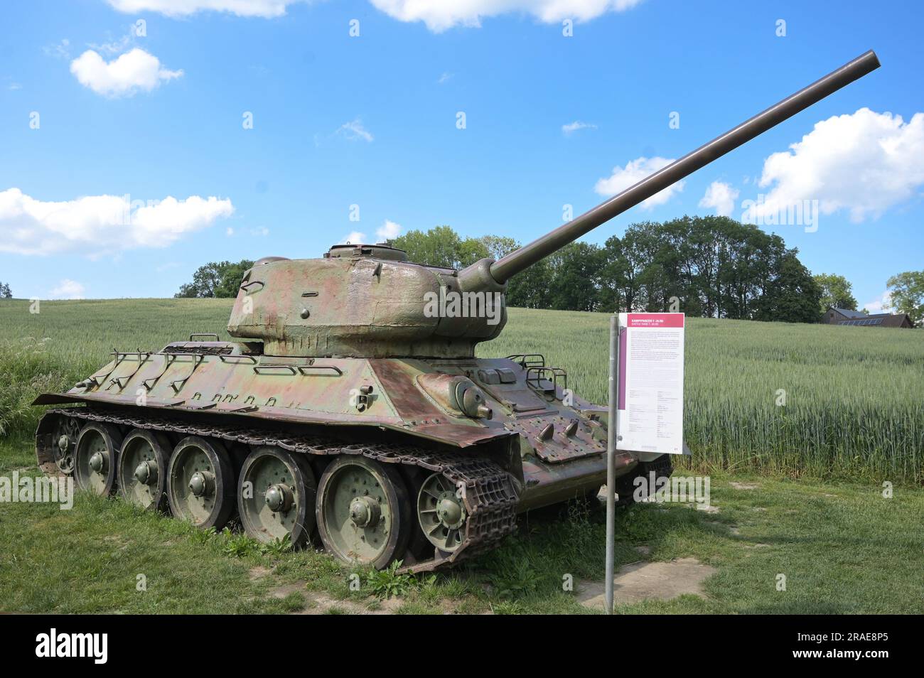17 June 2023, Thürigen, Mödlareuth: A T34/85 main battle tank of the Soviet Army can be seen at the former inner-German border near Mödlareuth. This vehicle was used in World War II and is now an exhibit at the German-German Museum Memorial. Photo: Heiko Rebsch/dpa Stock Photo