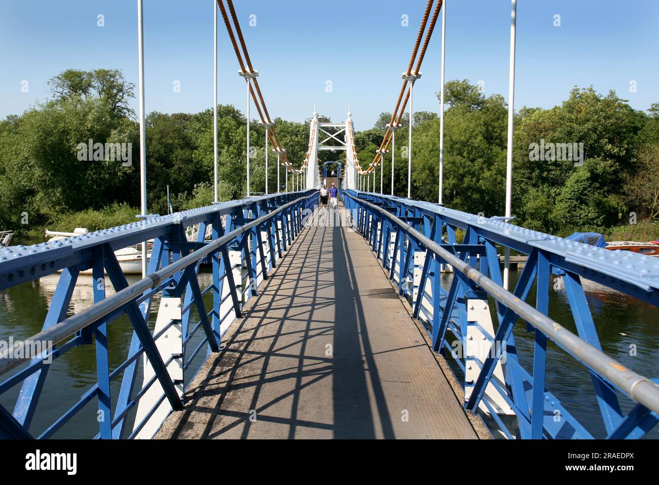 Teddington suspension bridge hi-res stock photography and images - Alamy