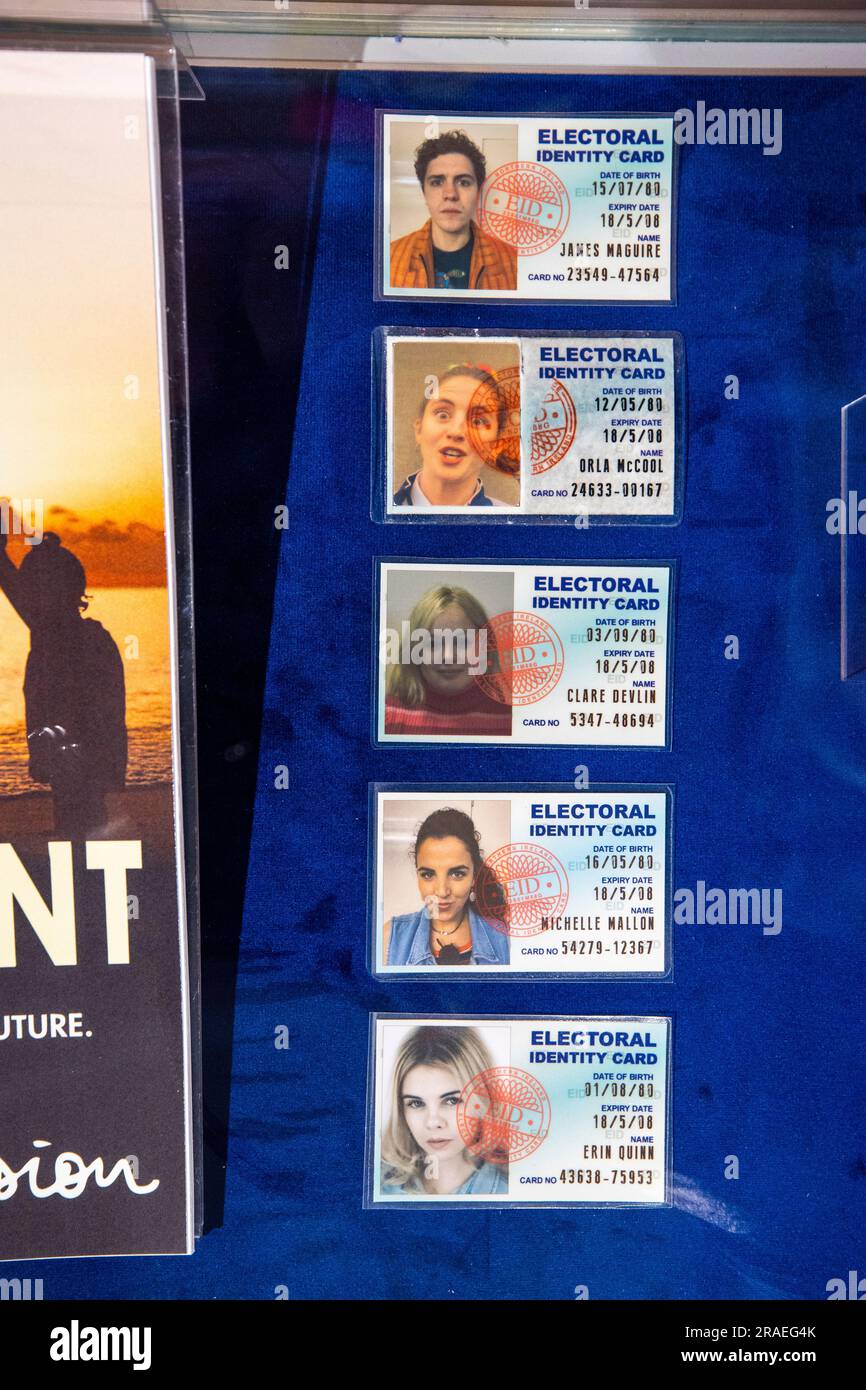 prop-electoral-identity-cards-used-by-the-five-main-characters-of-the