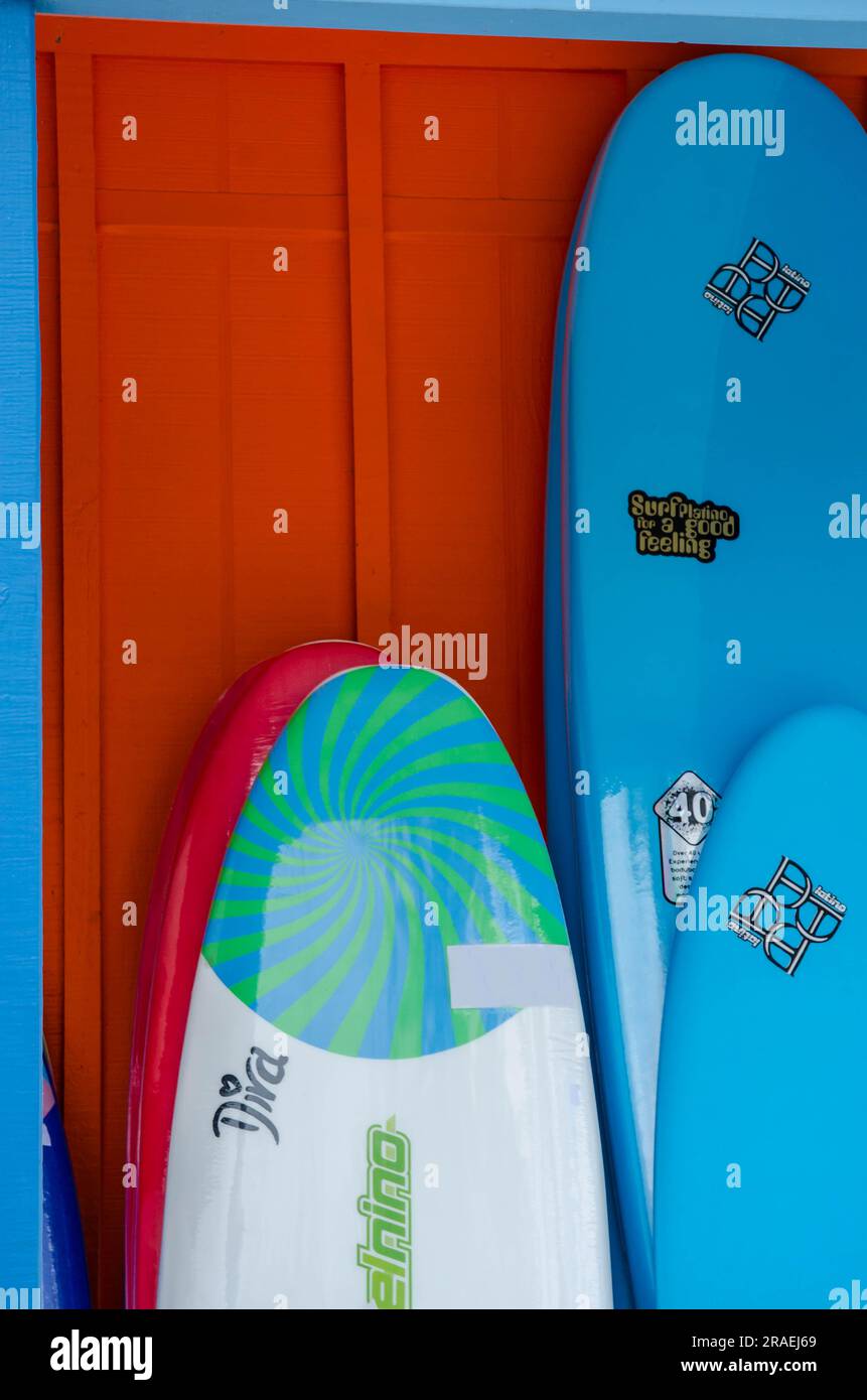 Surfboards for sale hires stock photography and images Alamy