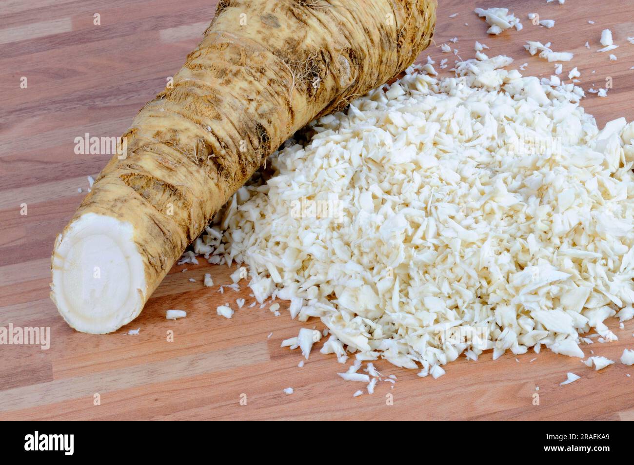 Grated horseradish root (Armoracia rusticana), horseradish, grated