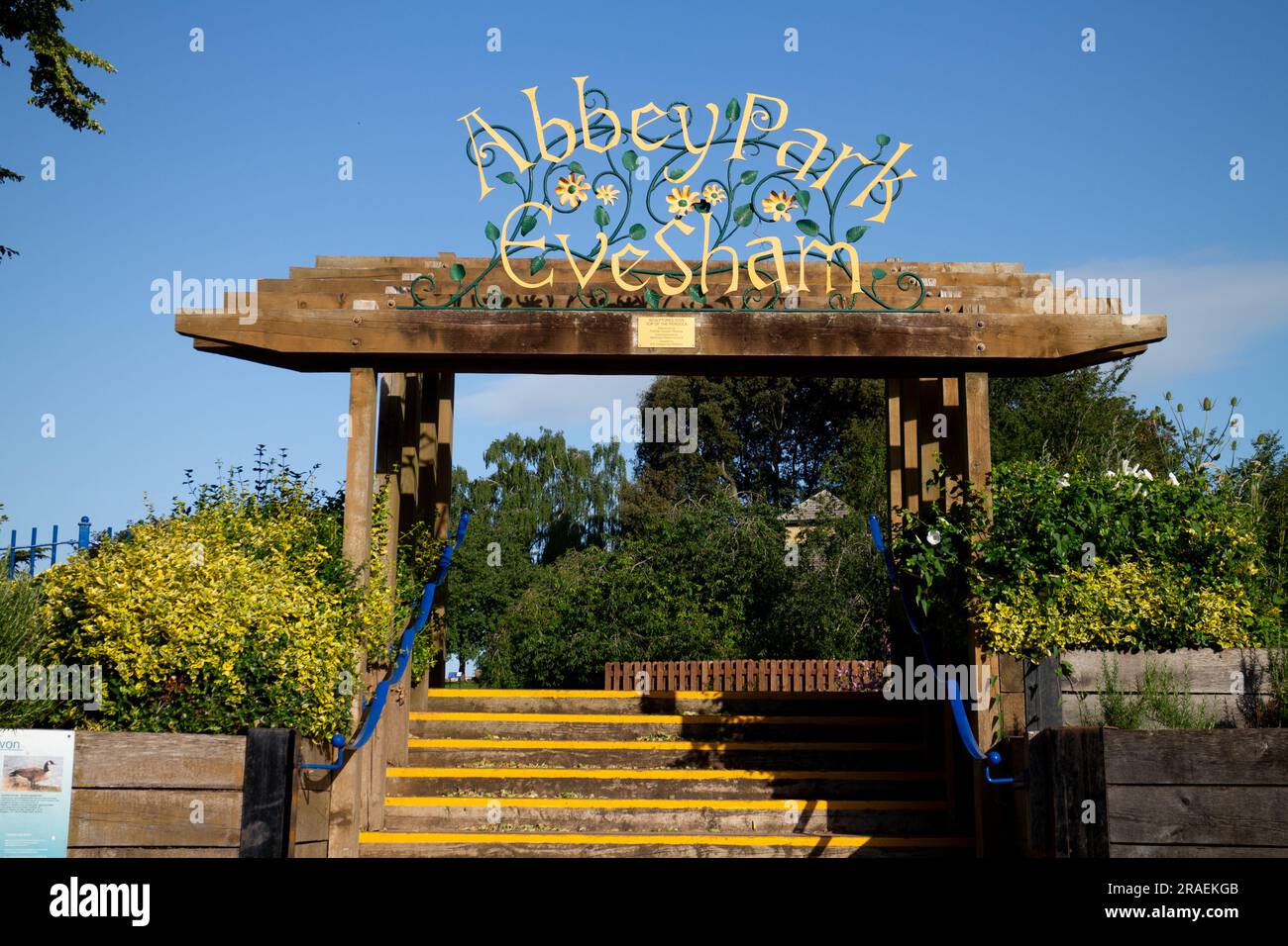 Pergola and sign, Abbey Park, Evesham, Worcestershire, England, UK Stock Photo
