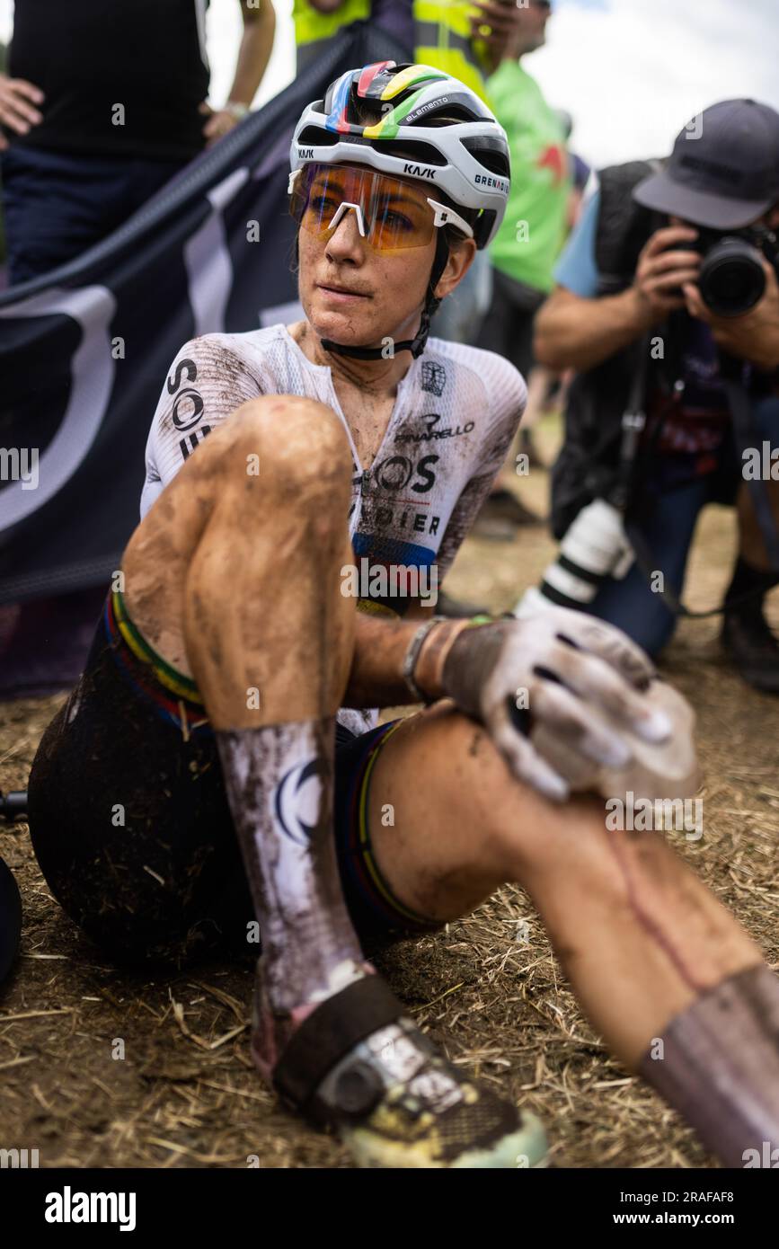 Biker Pauline Ferrand Prevot injured at the finish of the UCI