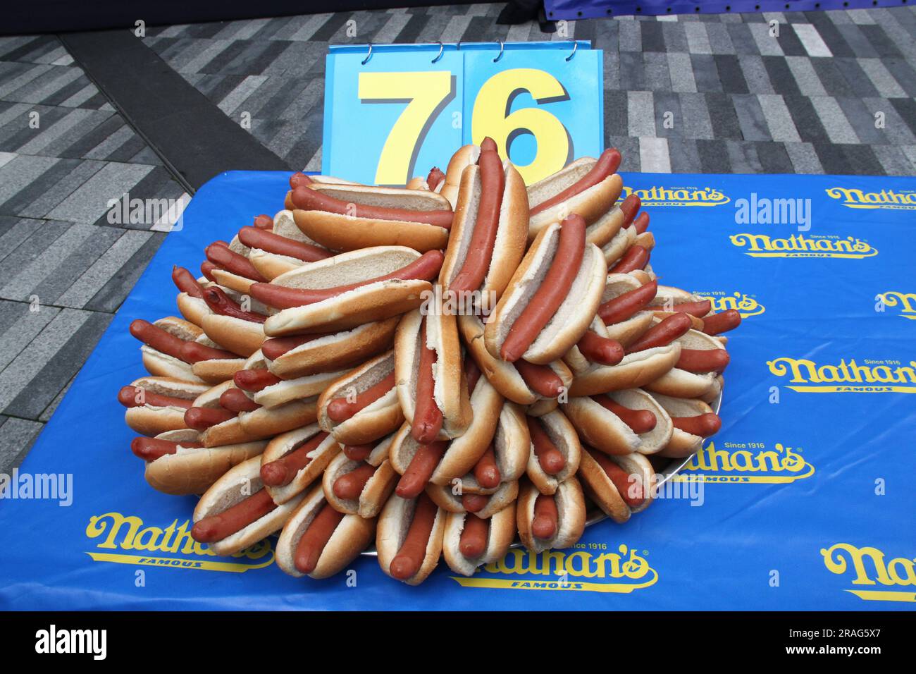 Eating competition australia hires stock photography and images Alamy