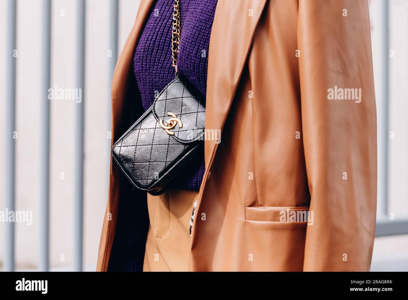 Black chanel tote bag hi-res stock photography and images - Alamy