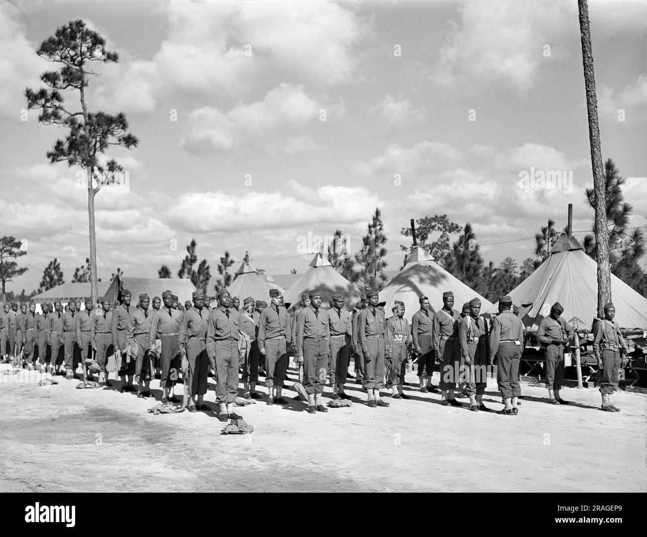 Soldiers of Company J, 41st Engineers, in gas mask drill, Fort Bragg, North Carolina, USA, Arthur Rothstein, U.S. Office of War Information, March 1942 Stock Photo