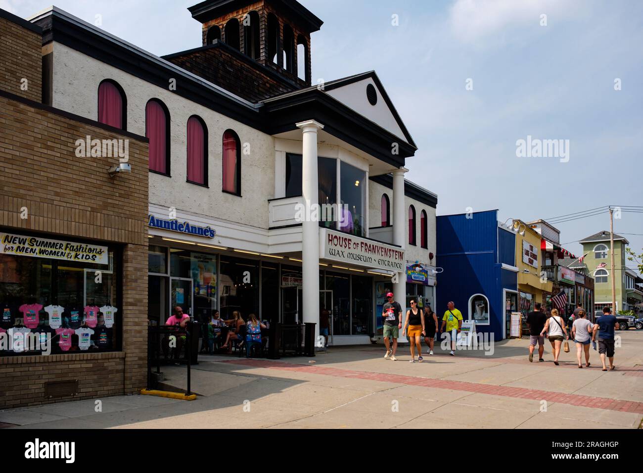 Shops at Lake Village New York Stock Photo Alamy