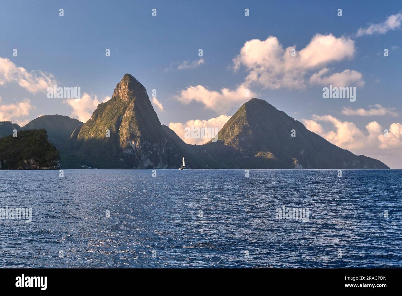 Piton st lucia climb hires stock photography and images Alamy