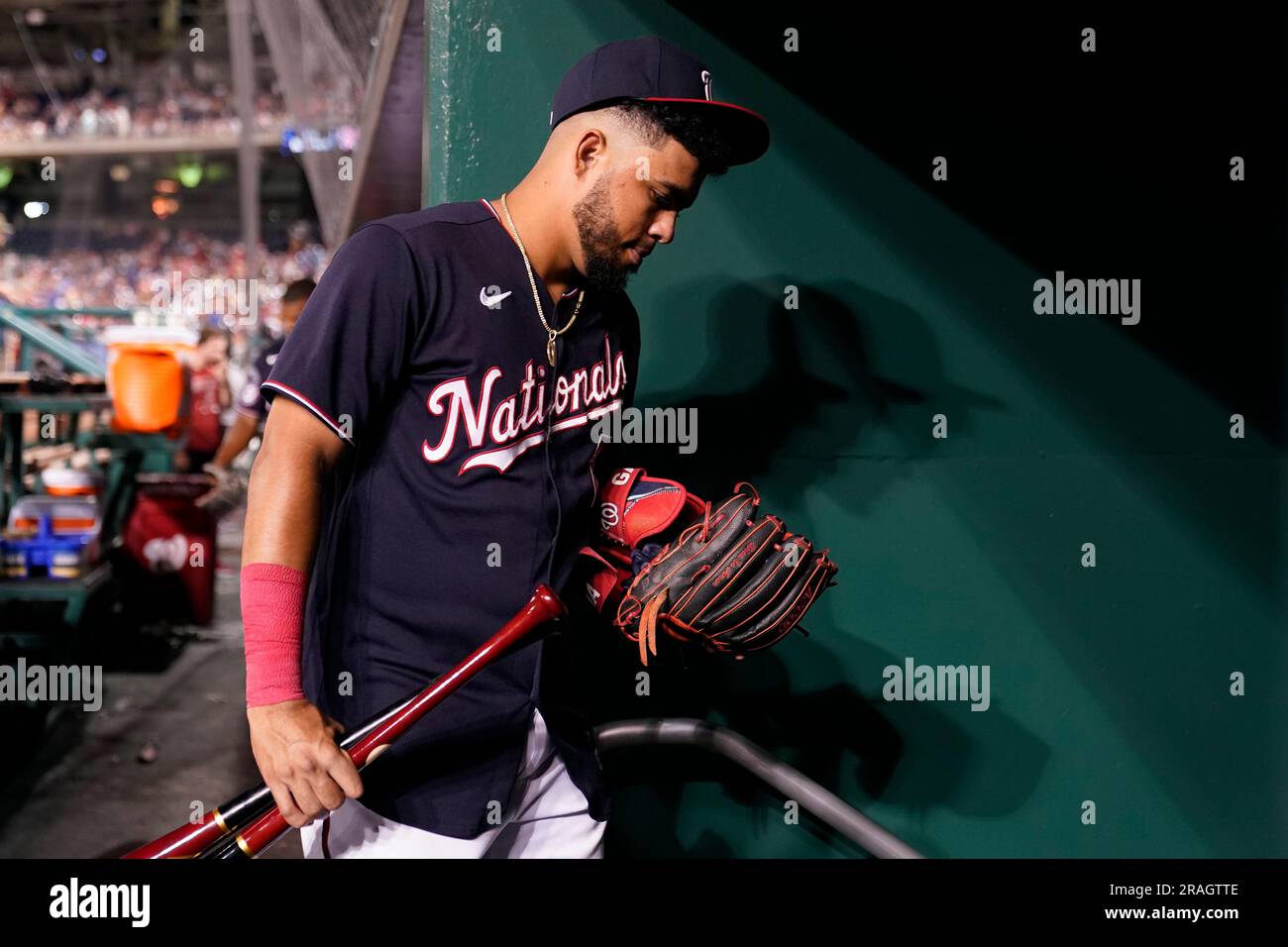 Cincinnati Reds walk off on Washington Nationals again on Nick