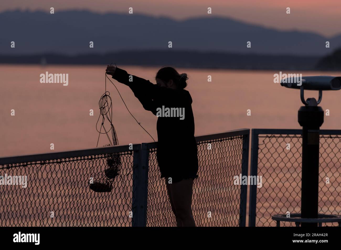 Seattle, USA. 3 Jul, 2023. Crab fisherman and tourists gather to watch