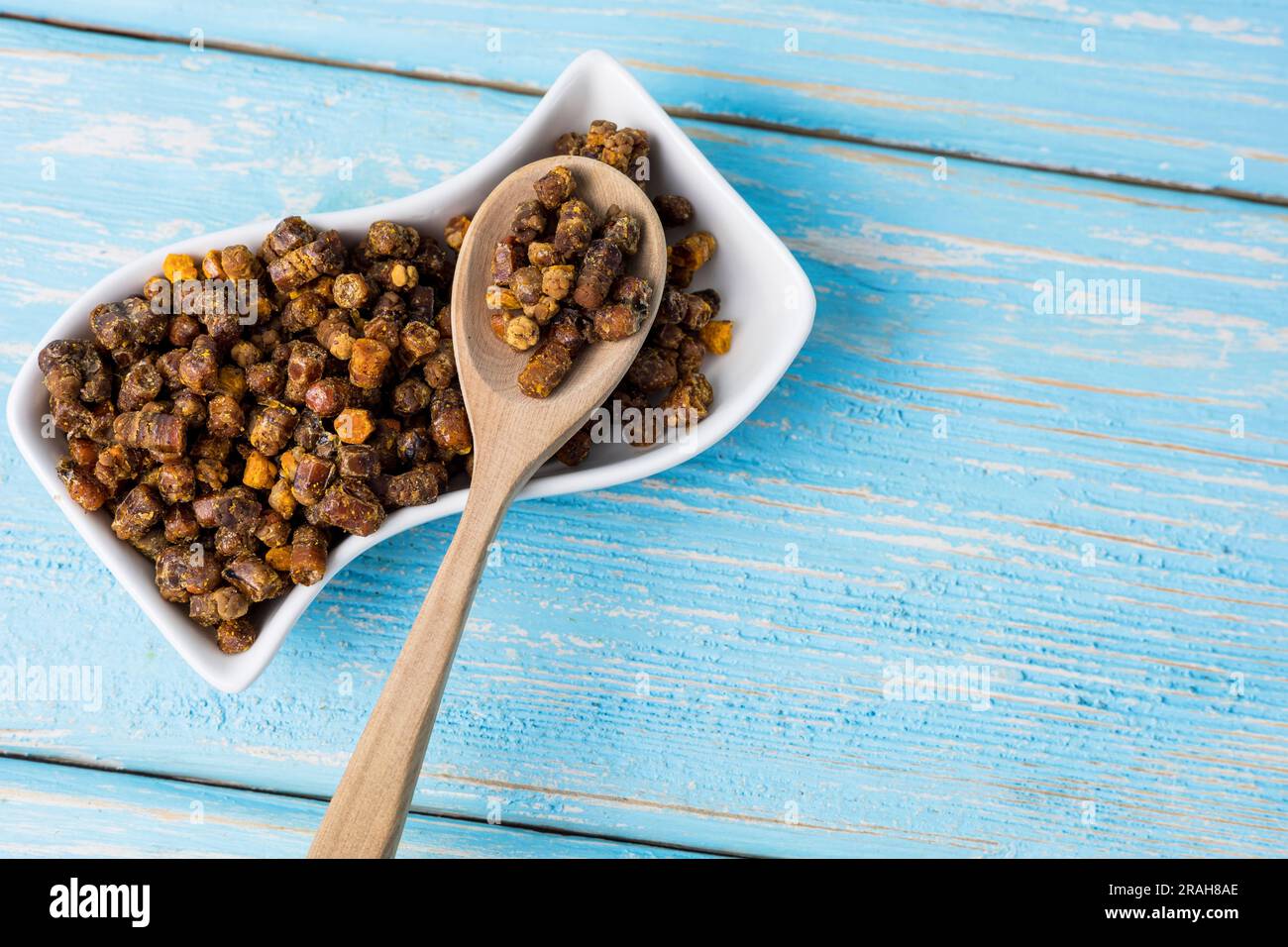 Properties of bee parchment hi-res stock photography and images - Alamy
