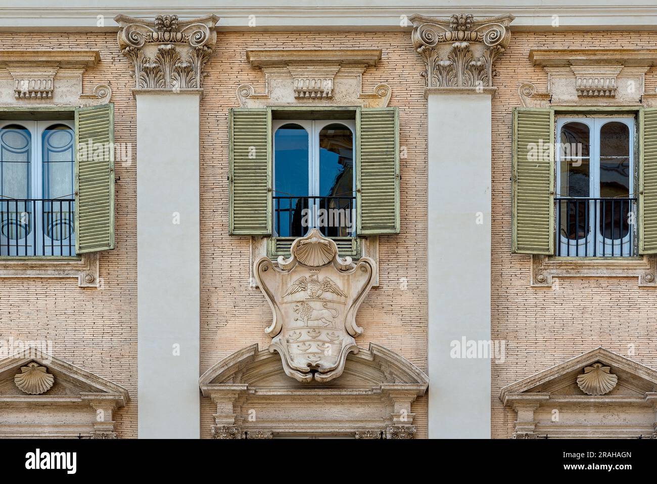 Renaissance windows hi-res stock photography and images - Alamy