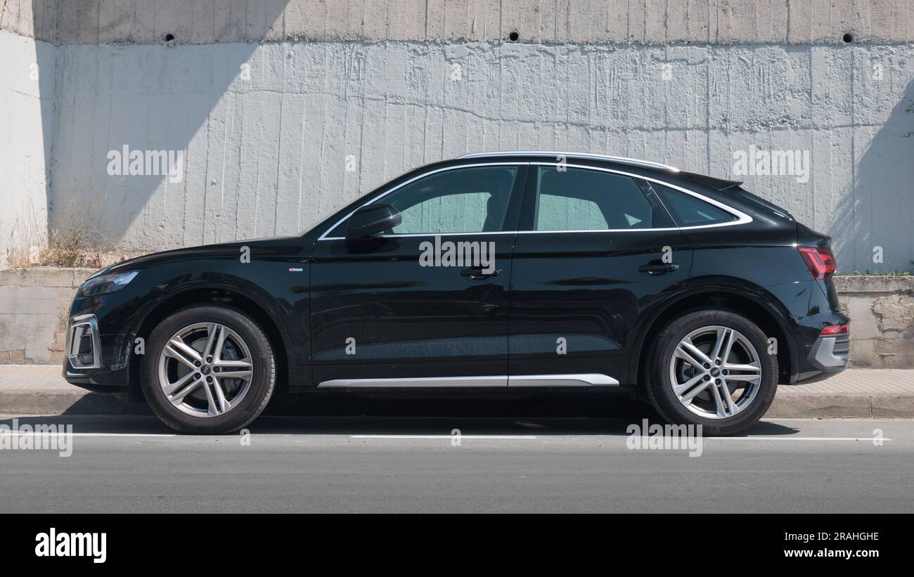 PASAIA, SPAIN-JUNE 2, 2023: Audi Q5 Sportback (2021 facelift), second generation of Q5 (Typ 80A) Stock Photo