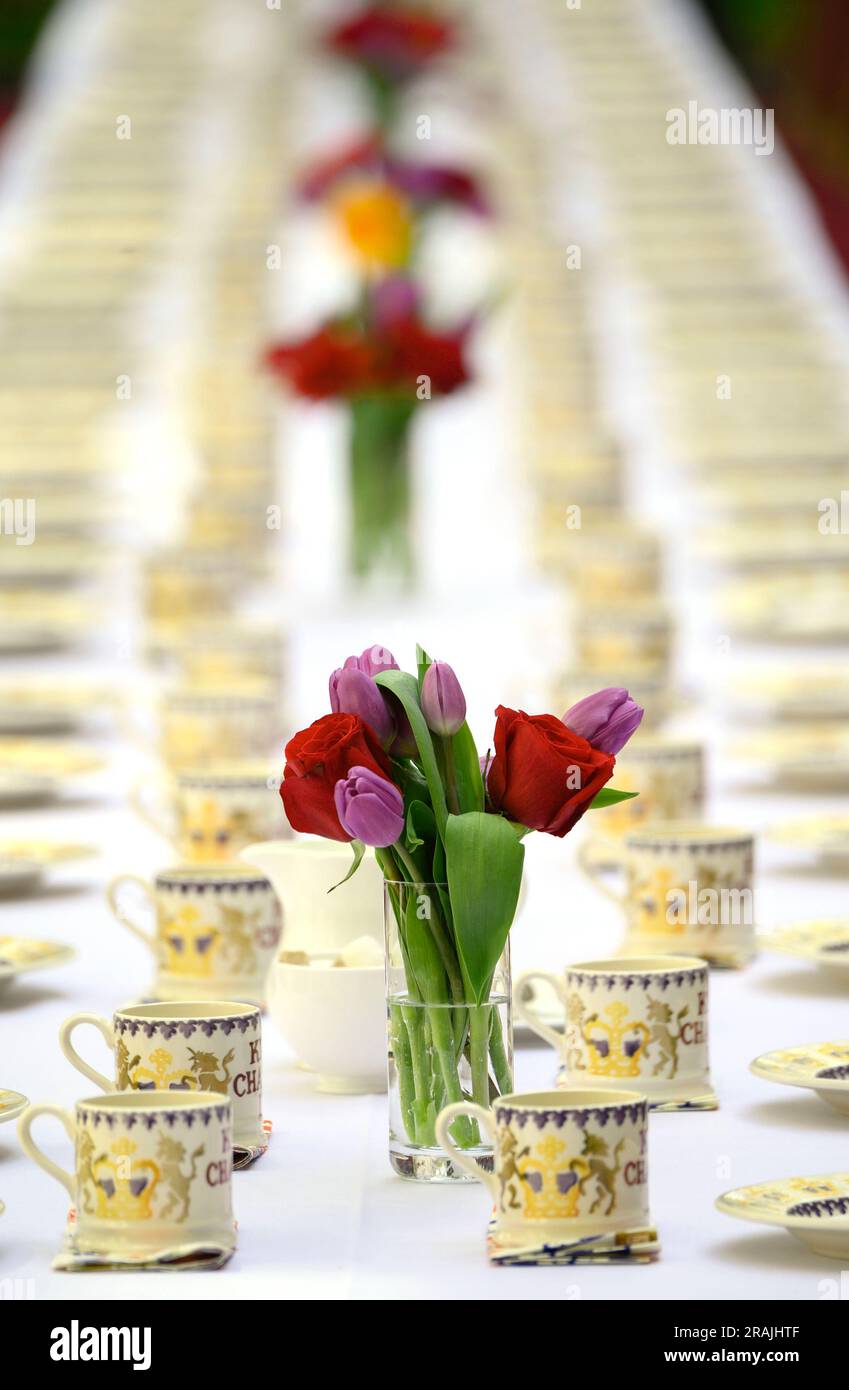 Place settings for the Coronation Big Lunch hosted by Rishi Sunak and his wife Akshata Murty in Downing Street, London, UK. 7th May 2023 Stock Photo