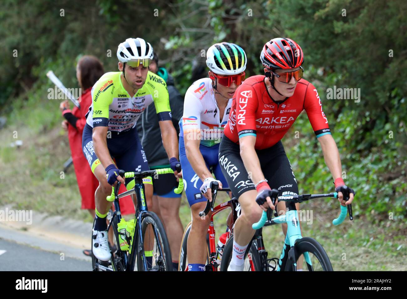 Simon Guglielmi of Arkea Samsic leads