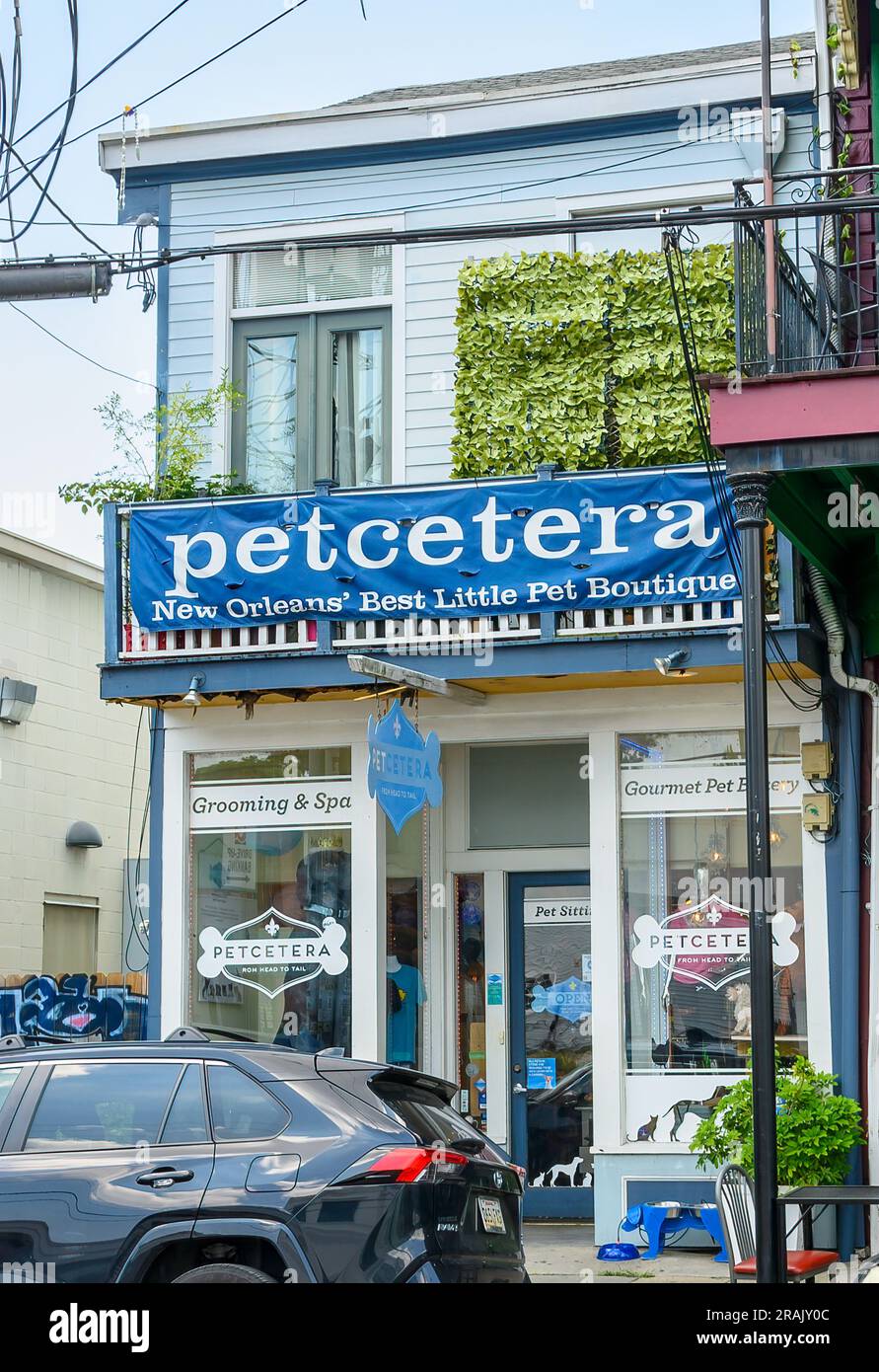 NEW ORLEANS, LA, USA JULY 1, 2023 Front of Petcetera pet boutique in