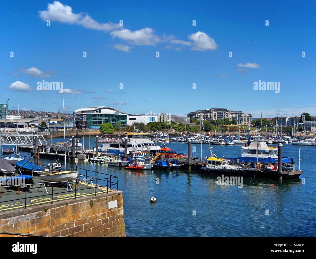 Coxside pontoon hi-res stock photography and images - Alamy