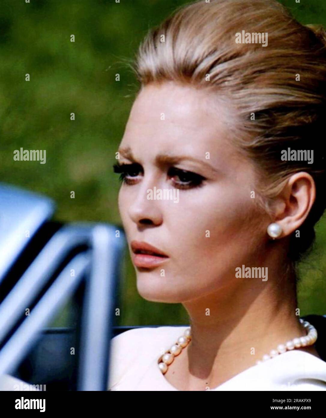 A PLACE FOR LOVERS 1968 MGM film with Faye Dunaway Stock Photo - Alamy