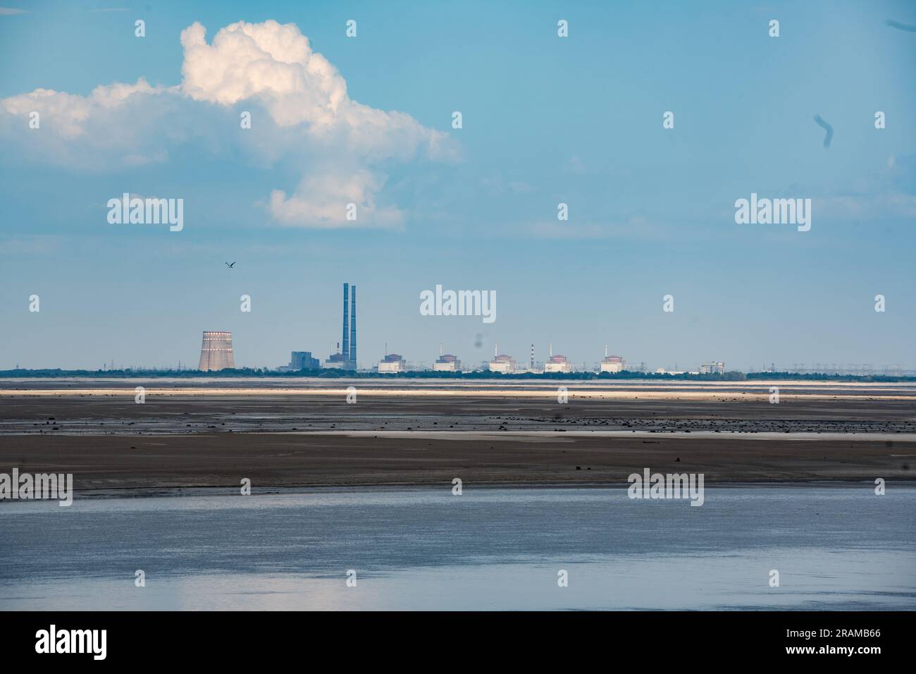 Zaporizhia nuclear power plant hi-res stock photography and images - Alamy