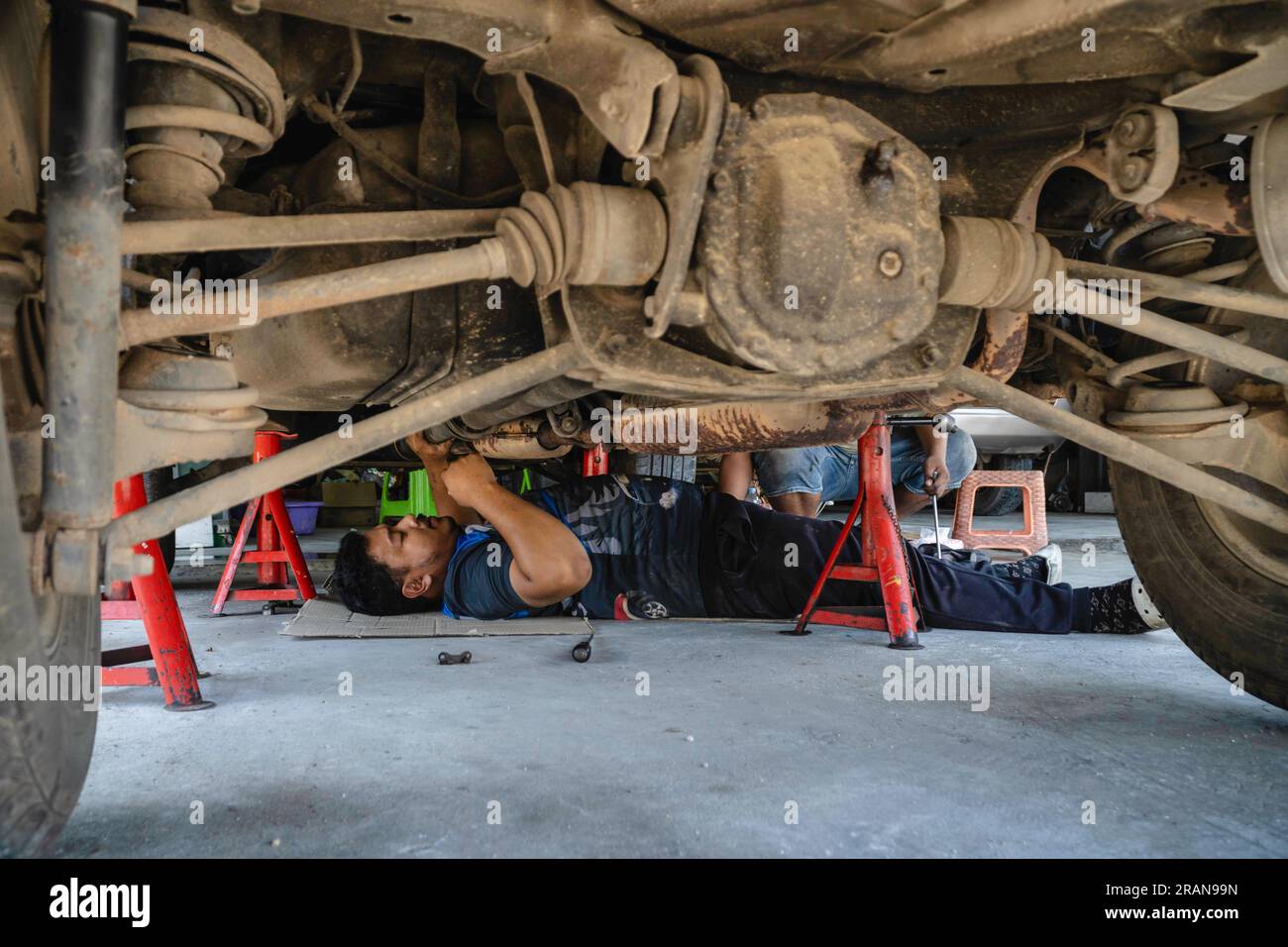bang-yai-nonthaburi-thailand-29th-june-2023-a-mechanic-from-a