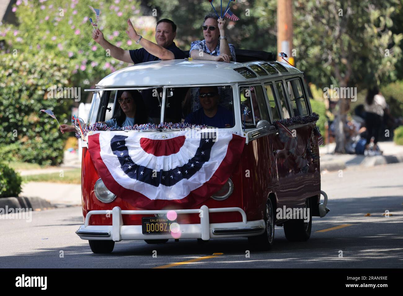 July 4, 2023 A festive vintage VW bus on the 2023 Sierra Madre 4th of