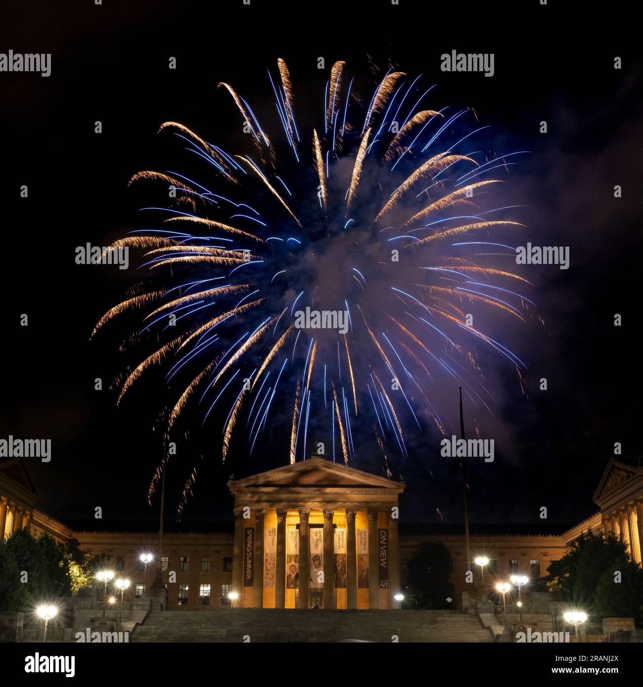 Philadelphia, Pa, USA 4 July, 2023 - Fireworks over the Philadelphia Art Museum cap off the evening after the Ludacris and Demi Lovato concerts at Wawa Welcome America celebration  (Credit Image: Don Mennig - Alamy News ) Stock Photo