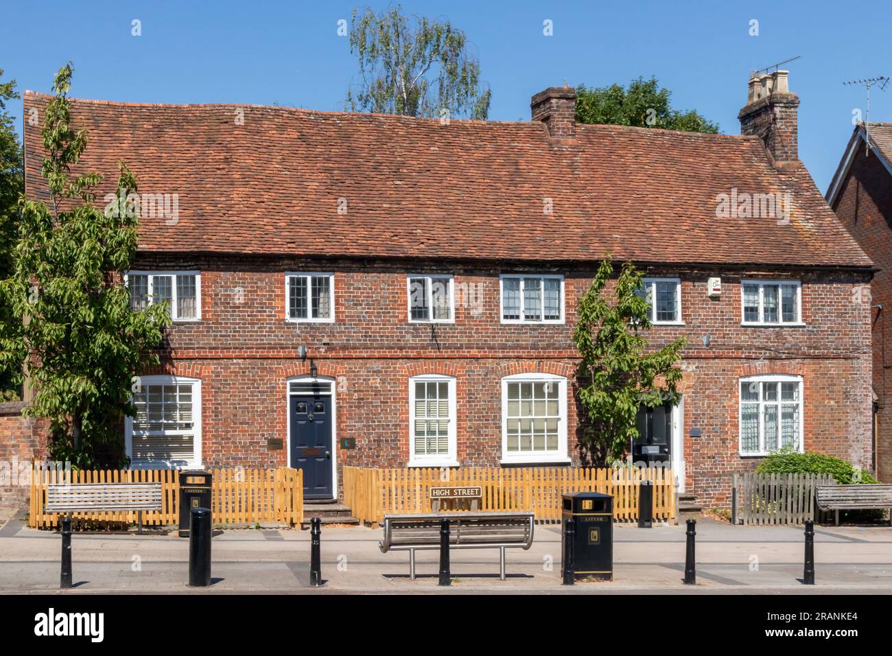 English country cottages on Wendover High Street, Buckinghamshire, England Stock Photo