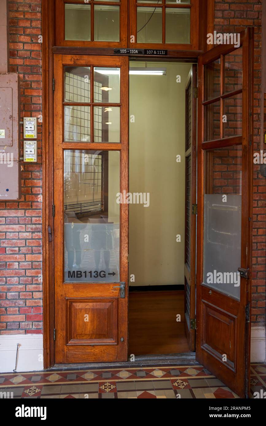 Hong kong doors gate hires stock photography and images Alamy