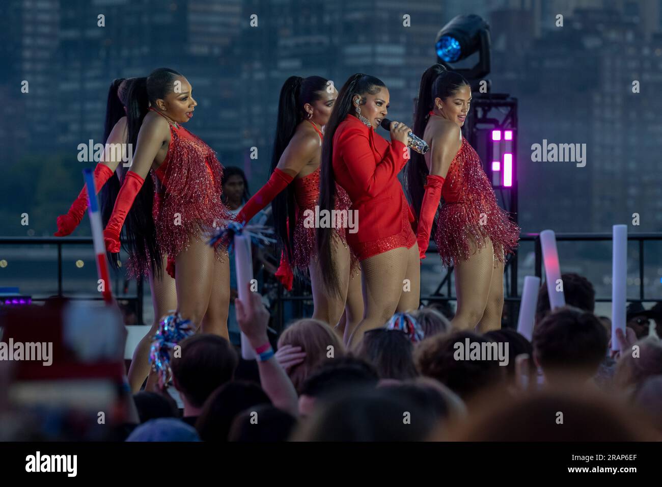 New York, United States. 04th July, 2023. Ashanti performs during the annual Macy's 4th of July Fireworks display overlooking the Manhattan skyline at Gantry State Plaza Park in Long Island City in the Queens borough of New York City. Credit: SOPA Images Limited/Alamy Live News Stock Photo