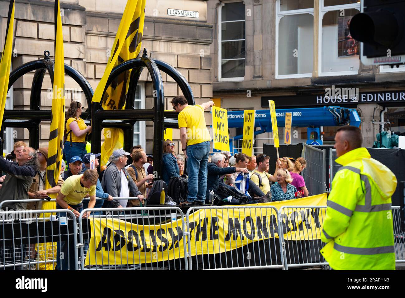 Edinburgh,Scotland, UK,  5th July 2023. Anti monarchy pro republic protesters stage a demonstration outside the outside High Court on the Royal Mile. King Charles III in Edinburgh is to be presented the Honours of Scotland at St Giles Cathedral today. The Honours of Scotland are the Scottish Crown Jewels. Iain Masterton/Alamy Live News Stock Photo