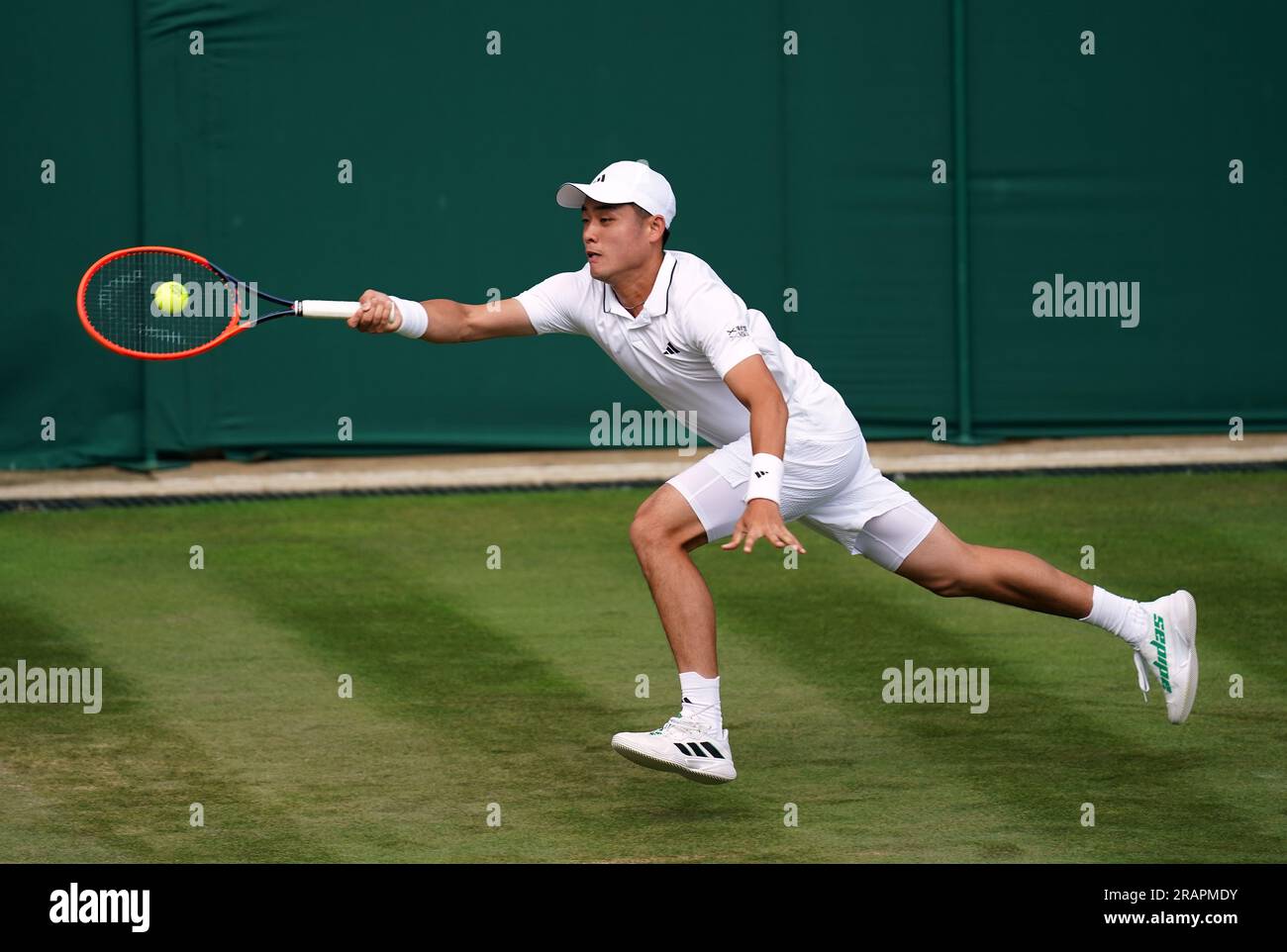 A Contested Opening Round on Centre Court A Contested Opening Round on Centre Court