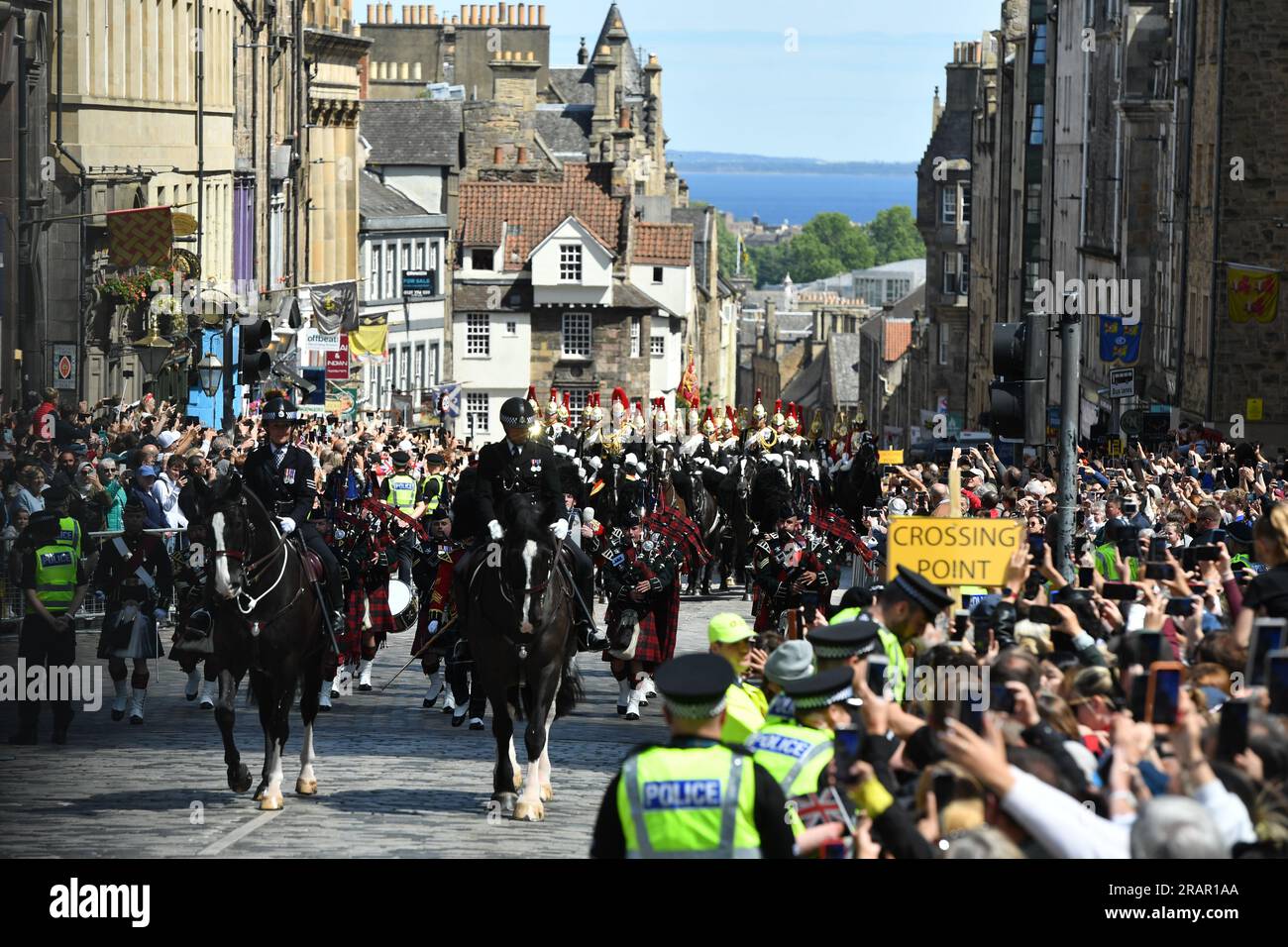 Mounted police officers in the procession to St Giles' Cathedral, Edinburgh, for the National Service of Thanksgiving and Dedication for King Charles III and Queen Camilla, and the presentation of the Honours of Scotland. Picture date: Wednesday July 5, 2023. Stock Photo