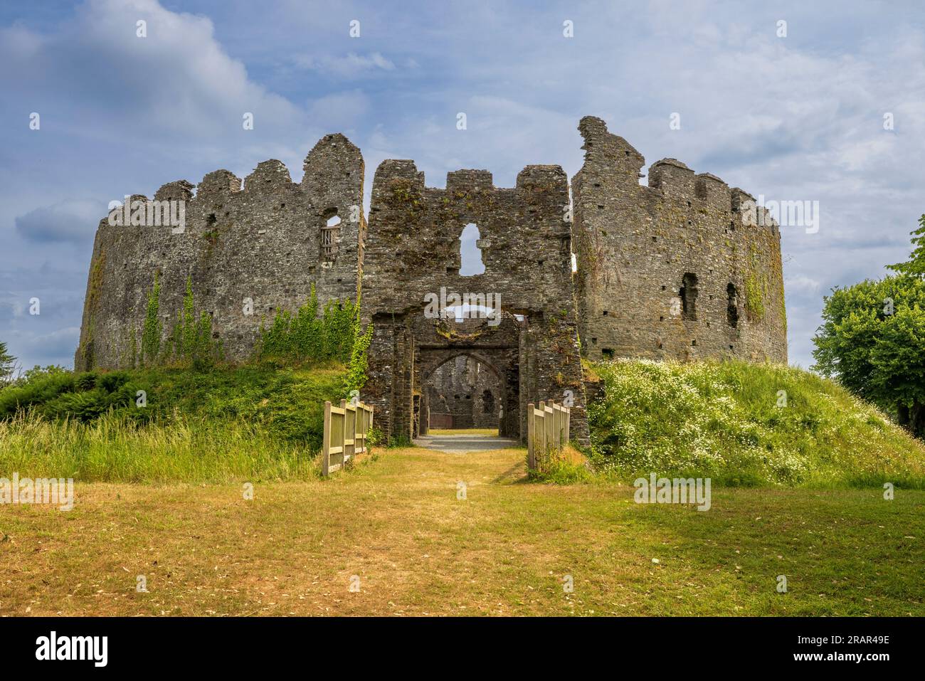 The entrance to Restormel Castle at Lostwithiel, Cornwall Stock Photo