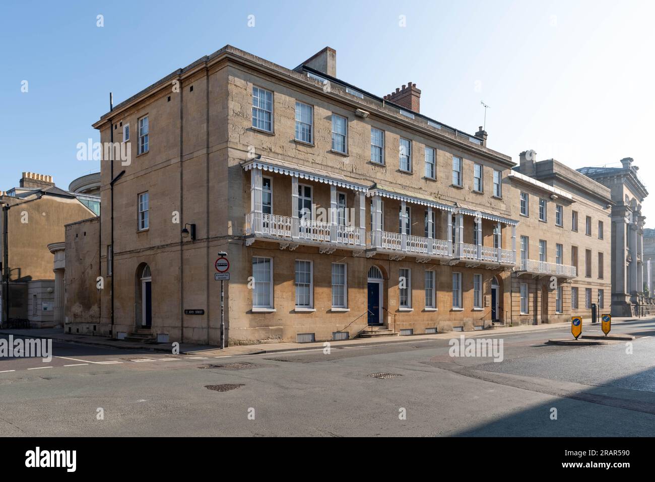 2437 Beaumont Street, Oxford is a grade 2 listed building, built of