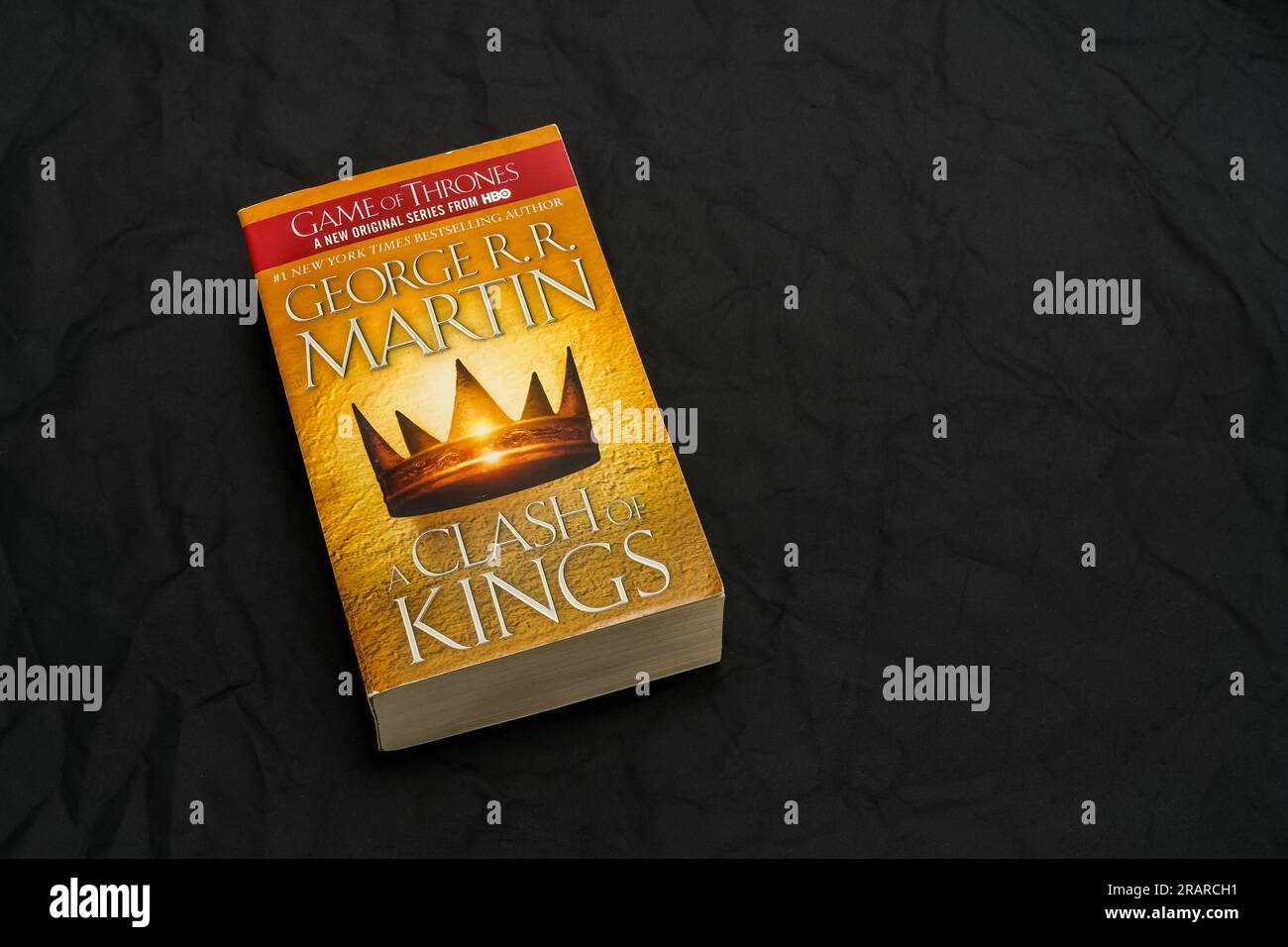 Game of thrones book cover hi-res stock photography and images - Alamy