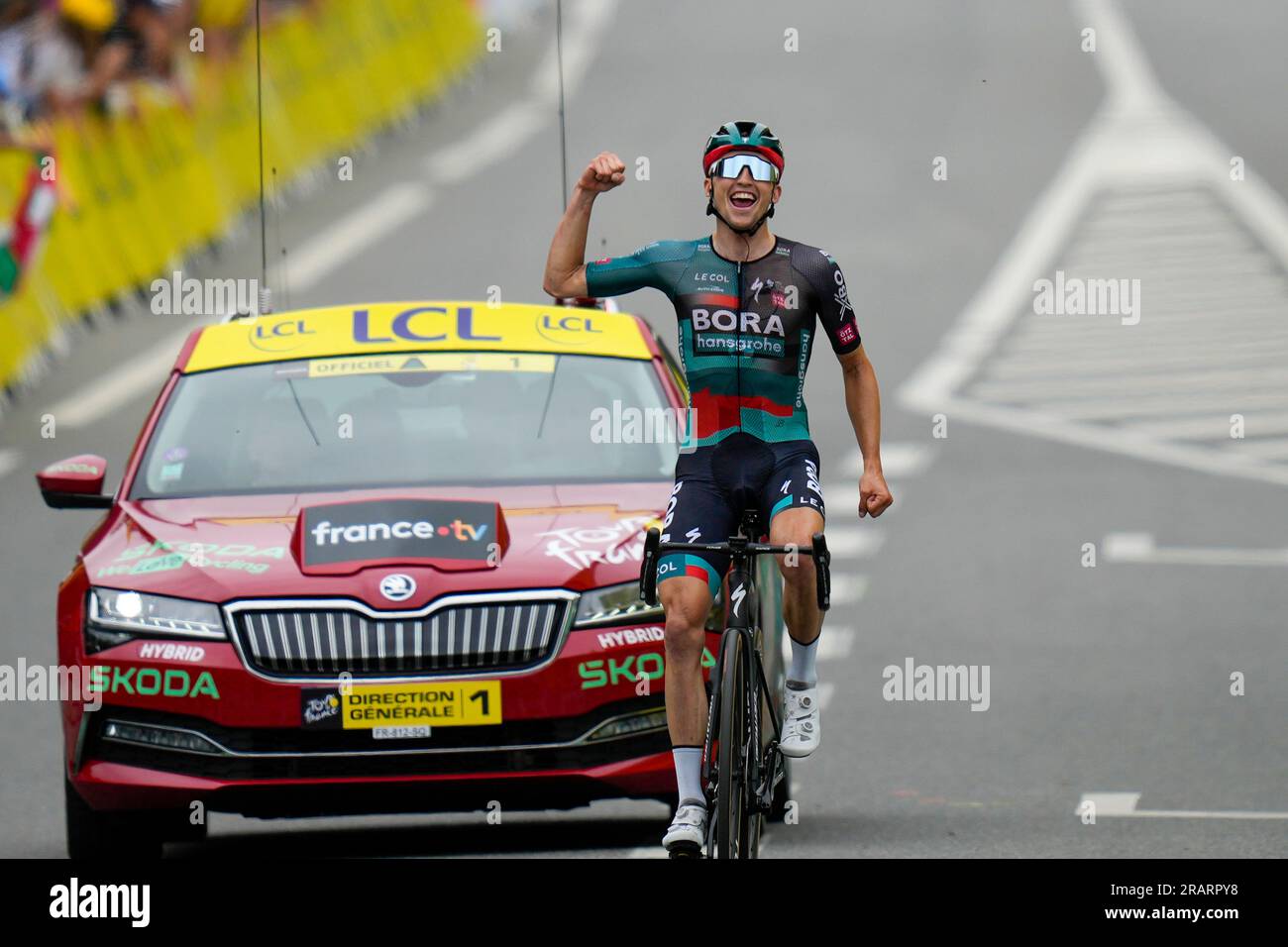 Jai Hindley cycling Navigating the High-Performance Pivot in Boulder