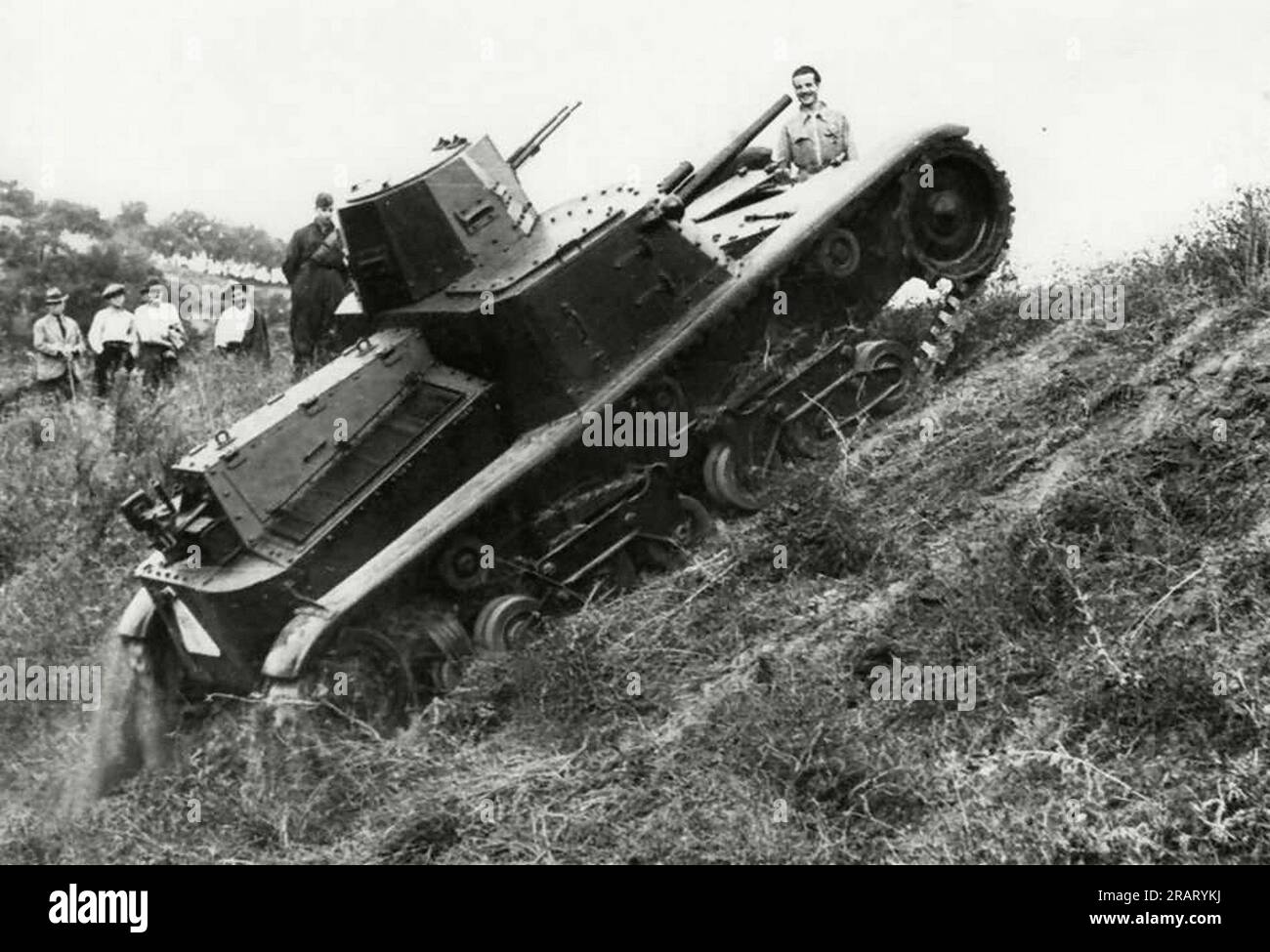 World War II ITALY. Tanks, M11/39, Ansaldo 10t during trials 2.jpg