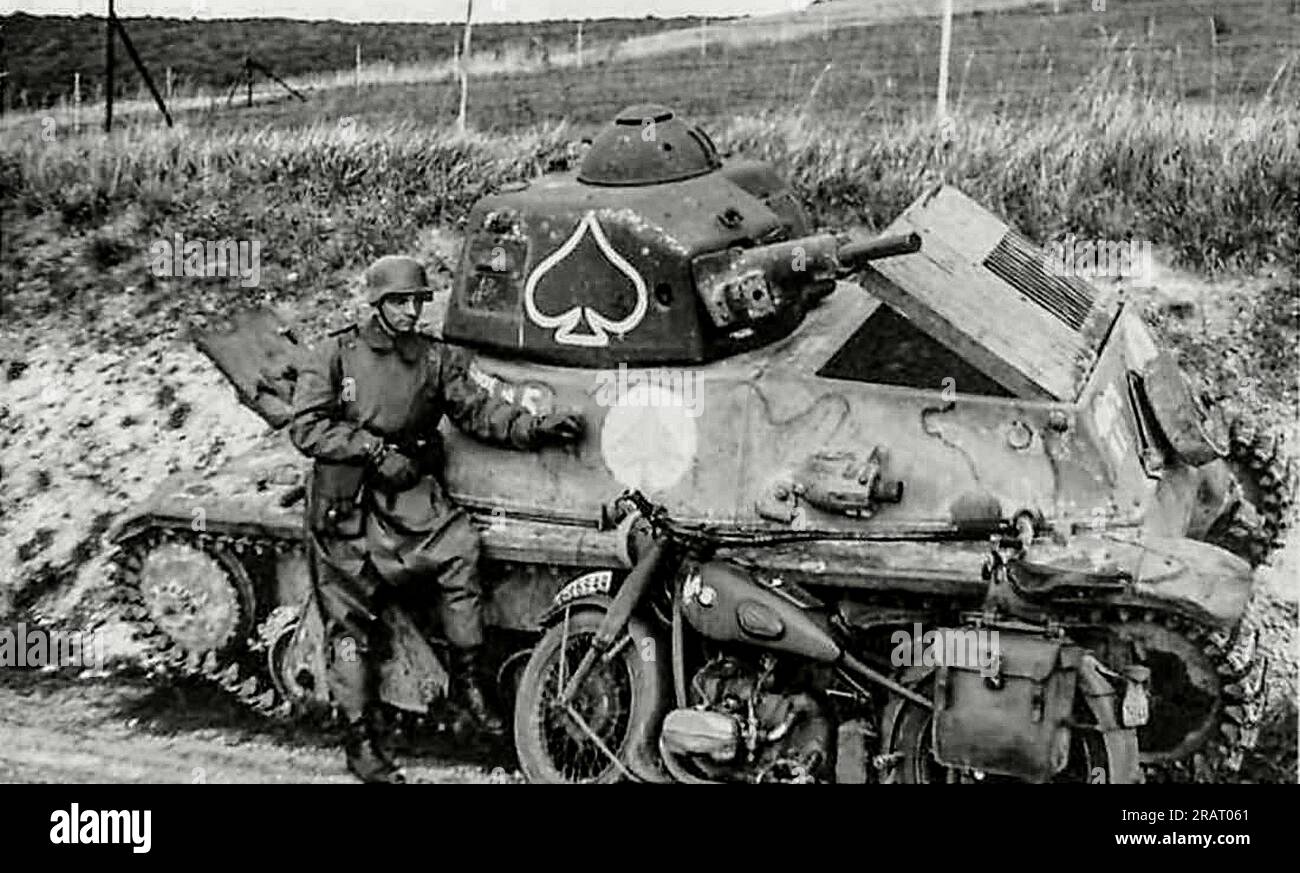 Heavy weapons used in World War II. FRANCE. Tanks, Hotchkiss H39, BMW