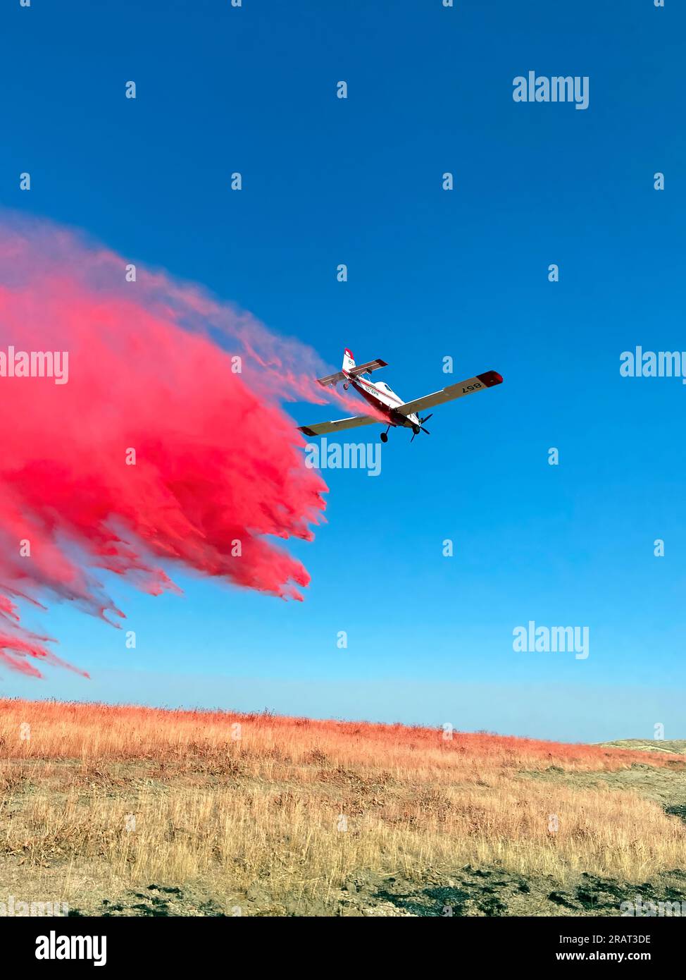 A single engine airtanker drops retardant on the 2022 362 Fire, Vale