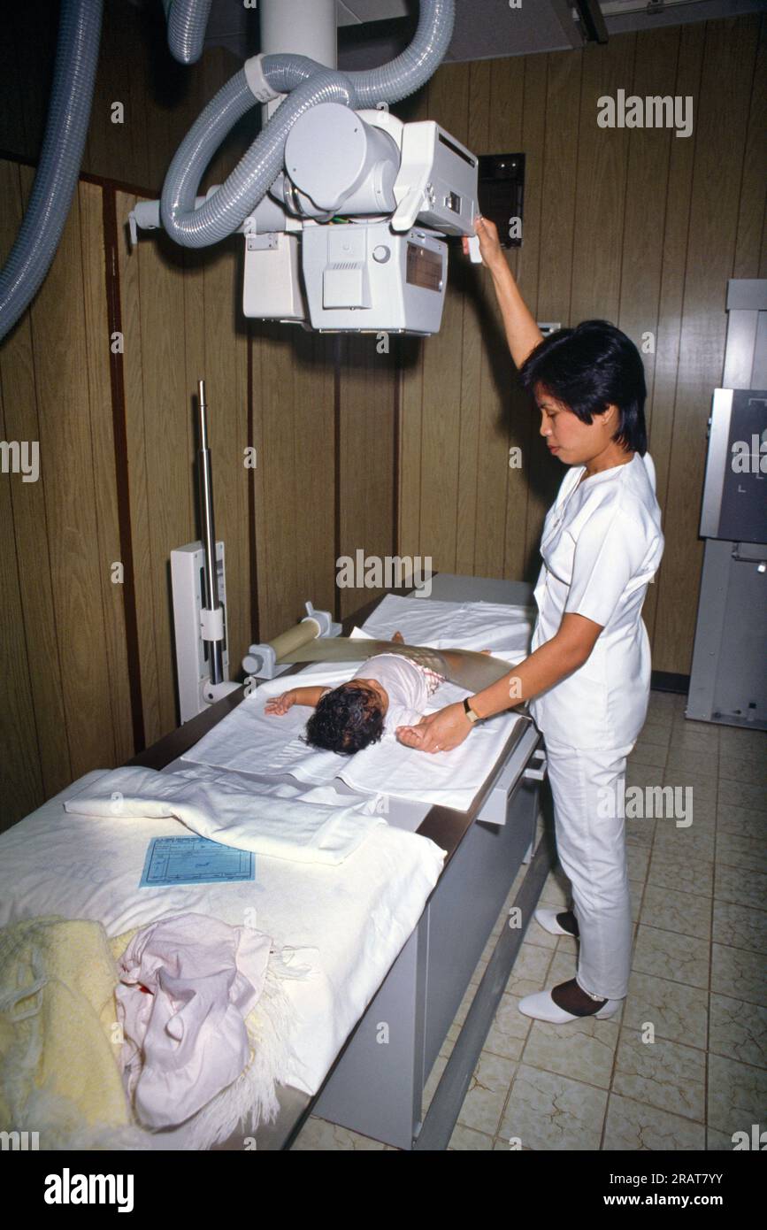 Jeddah Saudi Arabia Dr Soliman Fakeeh Hospital Child Being X-rayed Stock Photo