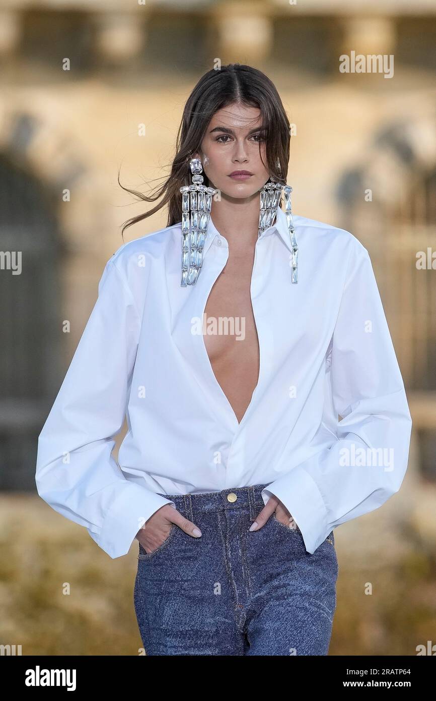 Kaia gerber clearance valentino