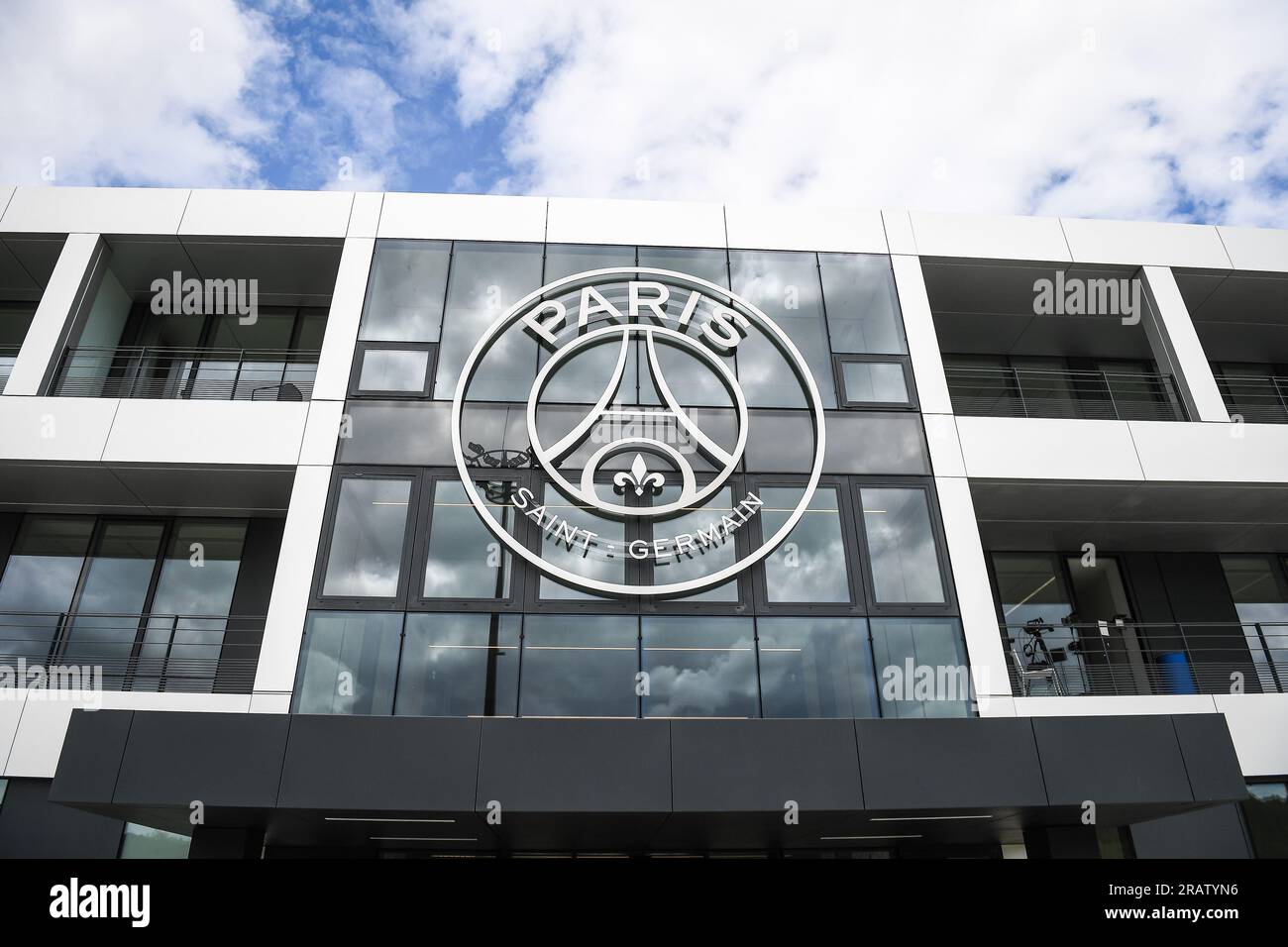 Illustration of the official PSG logo on one of the buildings of the ...